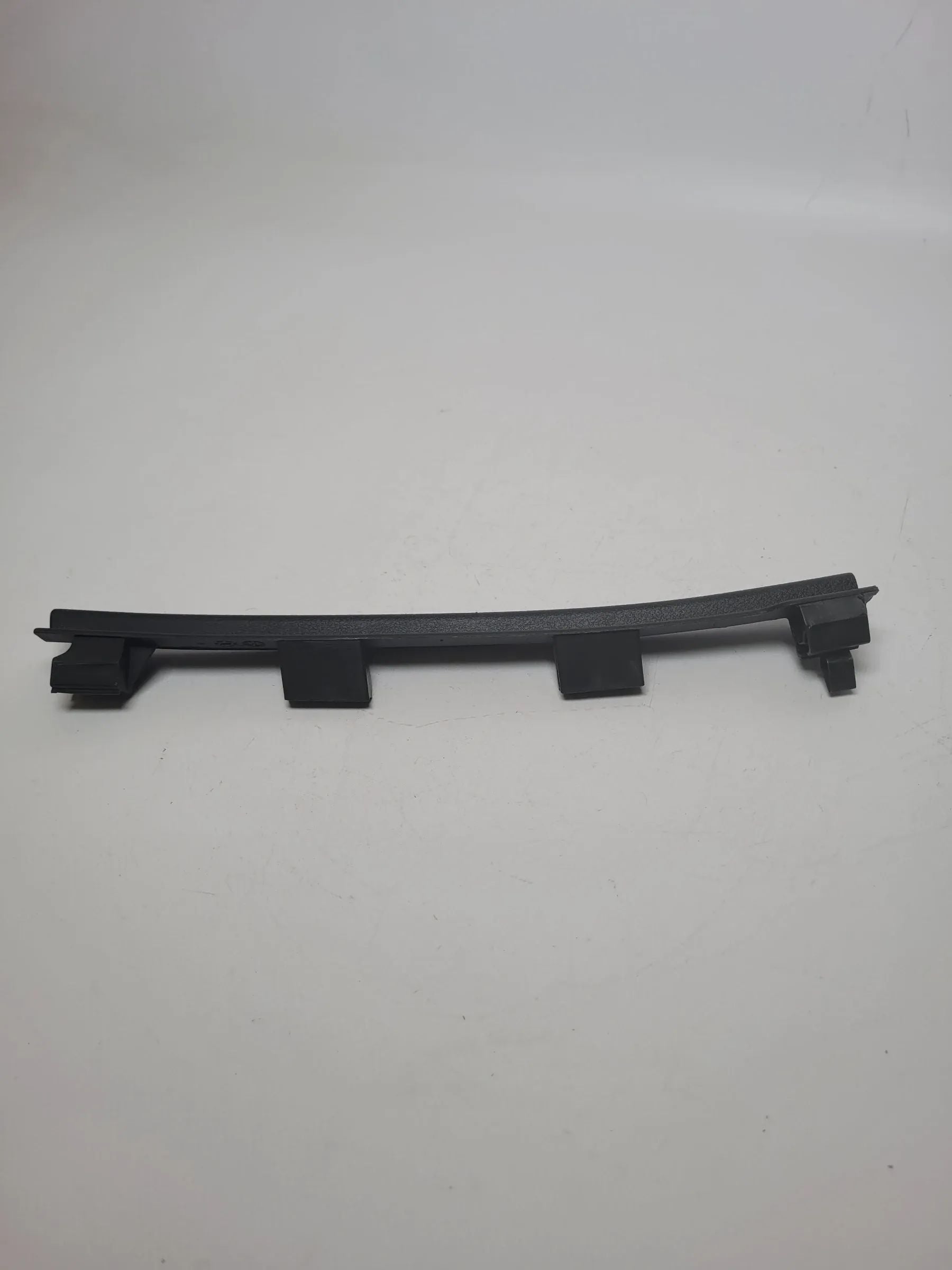 Original Audi A4 (8E/B6/B7) Verkleidung Armaturenbrett Fußraum Rechts 8e0868204