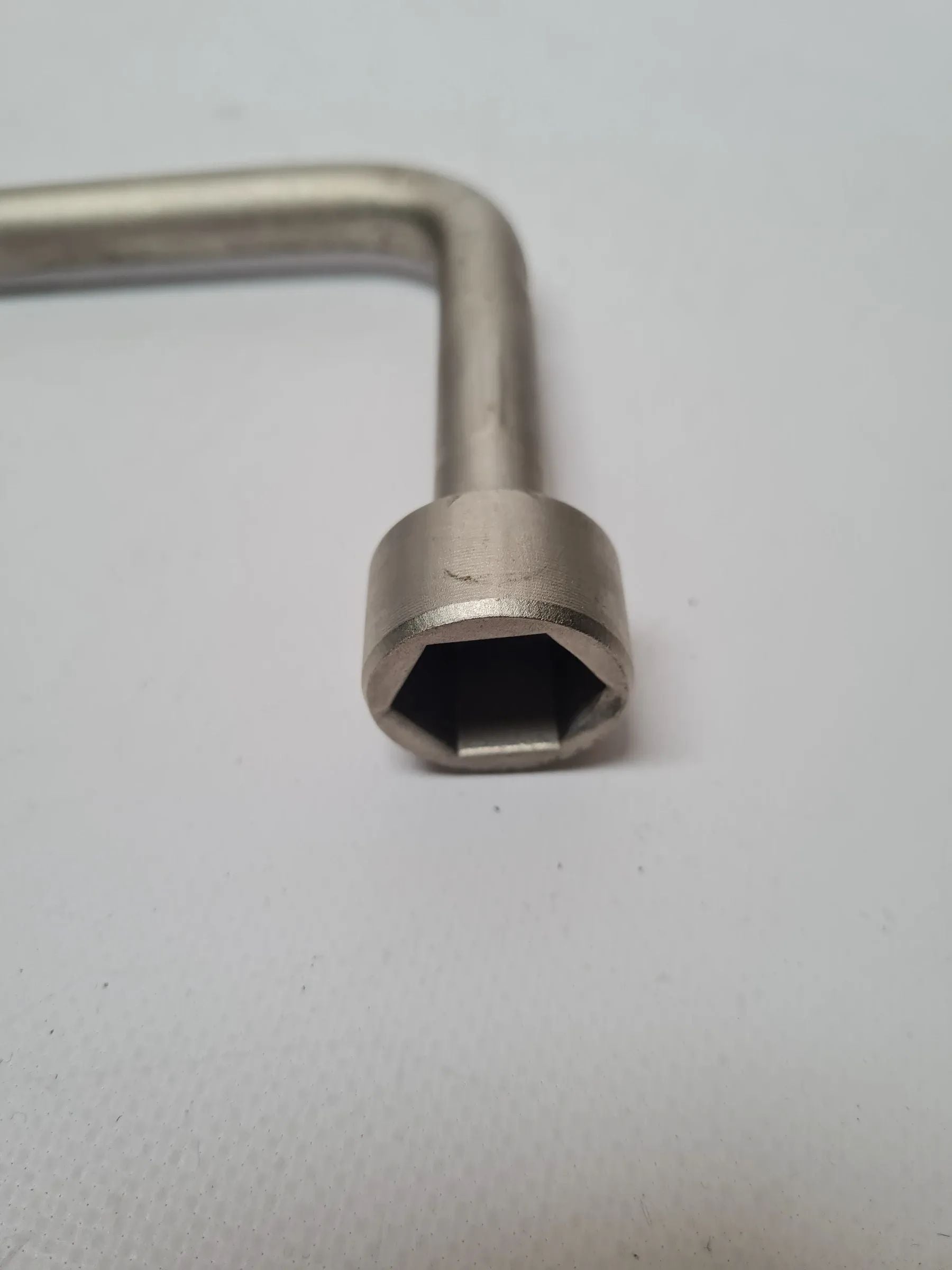 Original BMW X5 (E53) Verkleidung Herckklappe Rechts 8402618