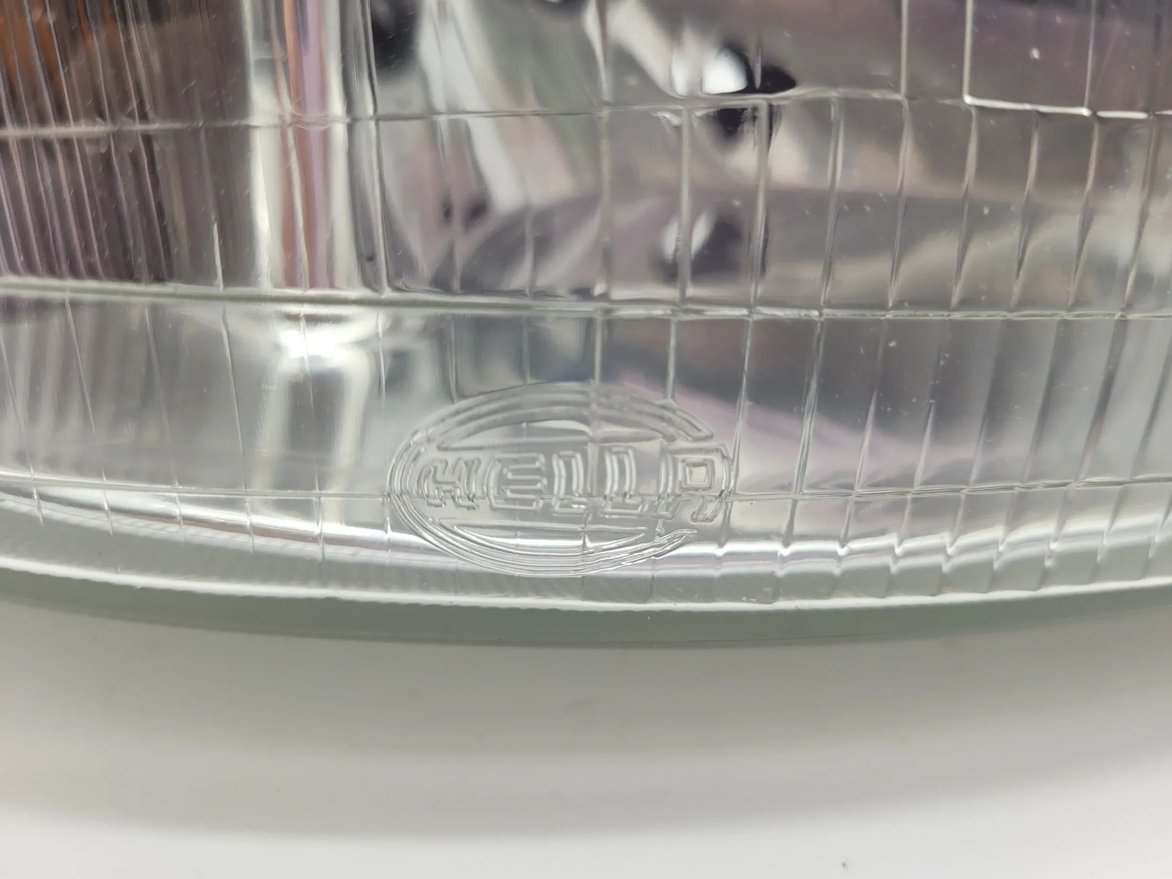 Original Opel Corsa B (S93) Scheinwerfer / Frontleuchte Rechts Hella 90444785