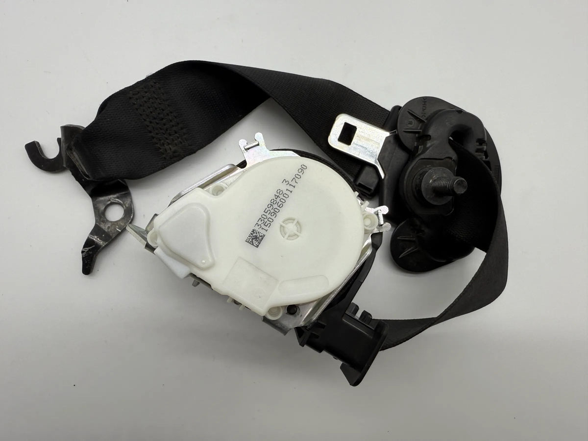 Orijinal BMW 116i (E81,E87,E90/E91) Ön Sol Emniyet Kemeri 330598483