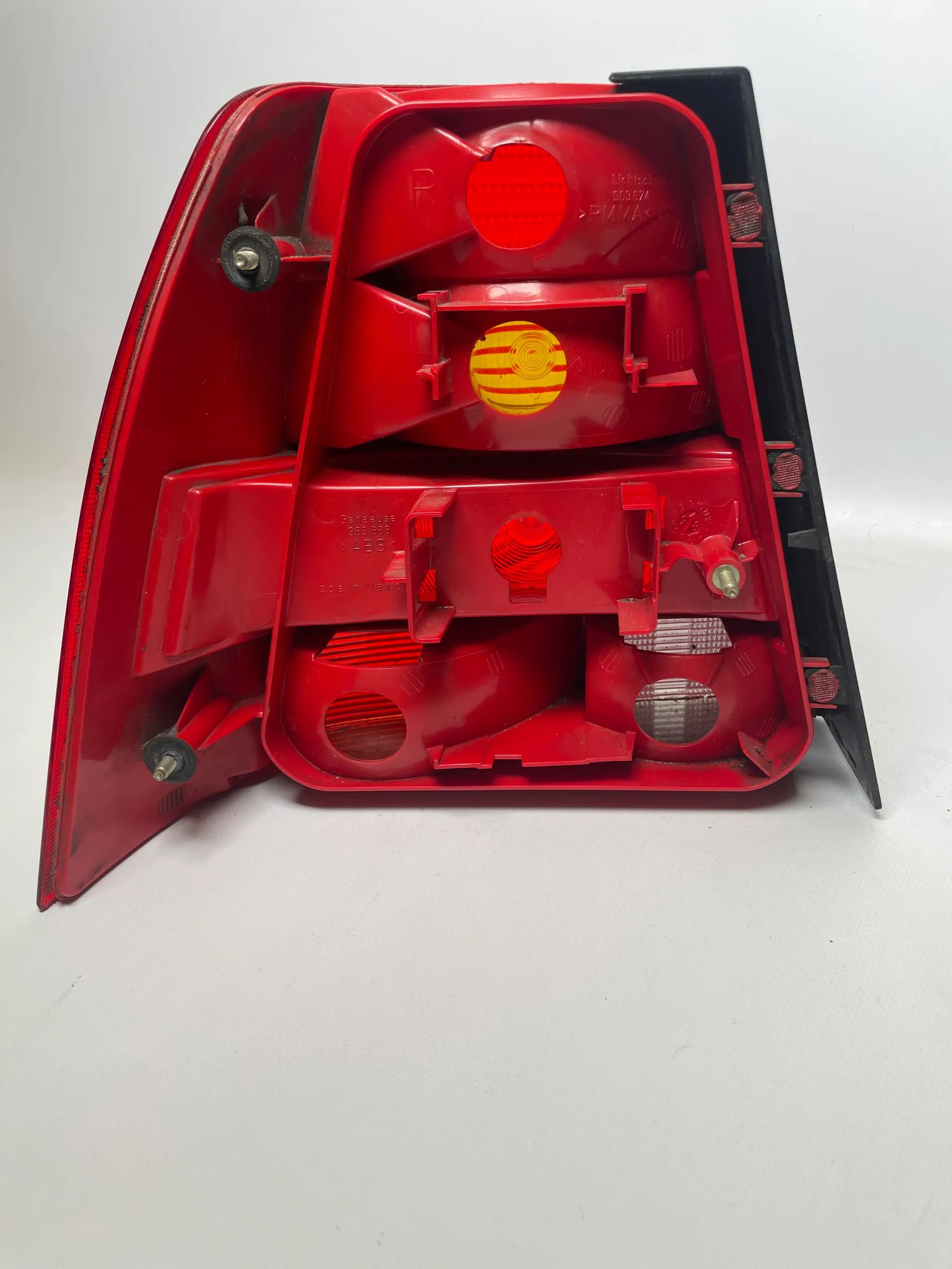 Original VW Bora 1J2 Tail Light Right Rear 963674 963686