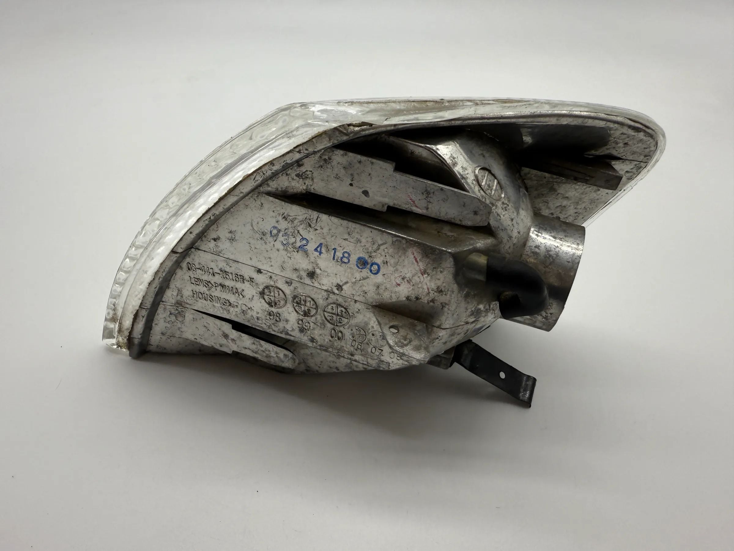 Original VW Passat B5 (3B2/3B5) Turn Signal Light Right 08-441-1516R-F