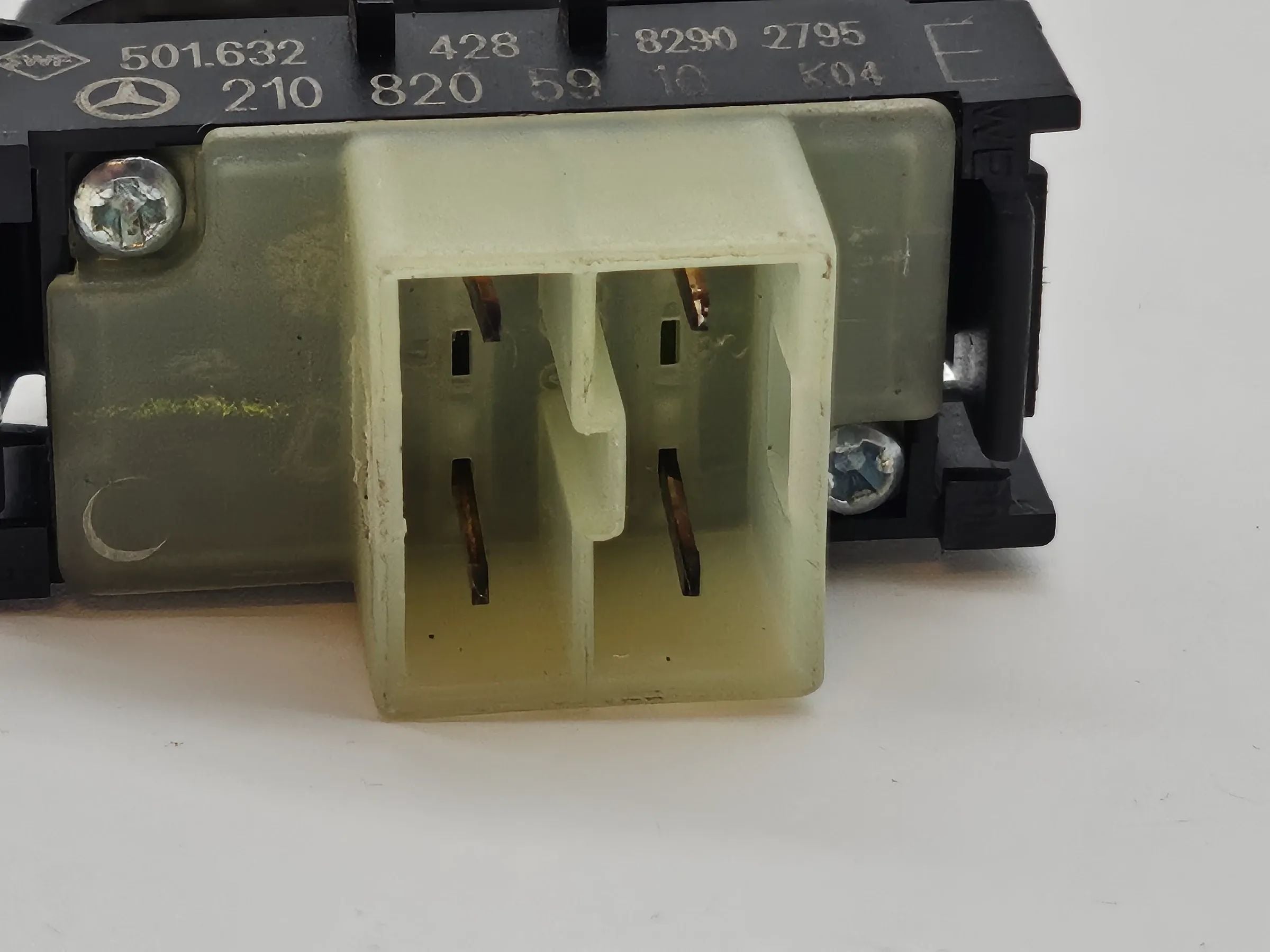 Mercedes Benz SLK R170 CLK W208 W210 Interruttore Allarme Alarm off 2108205910