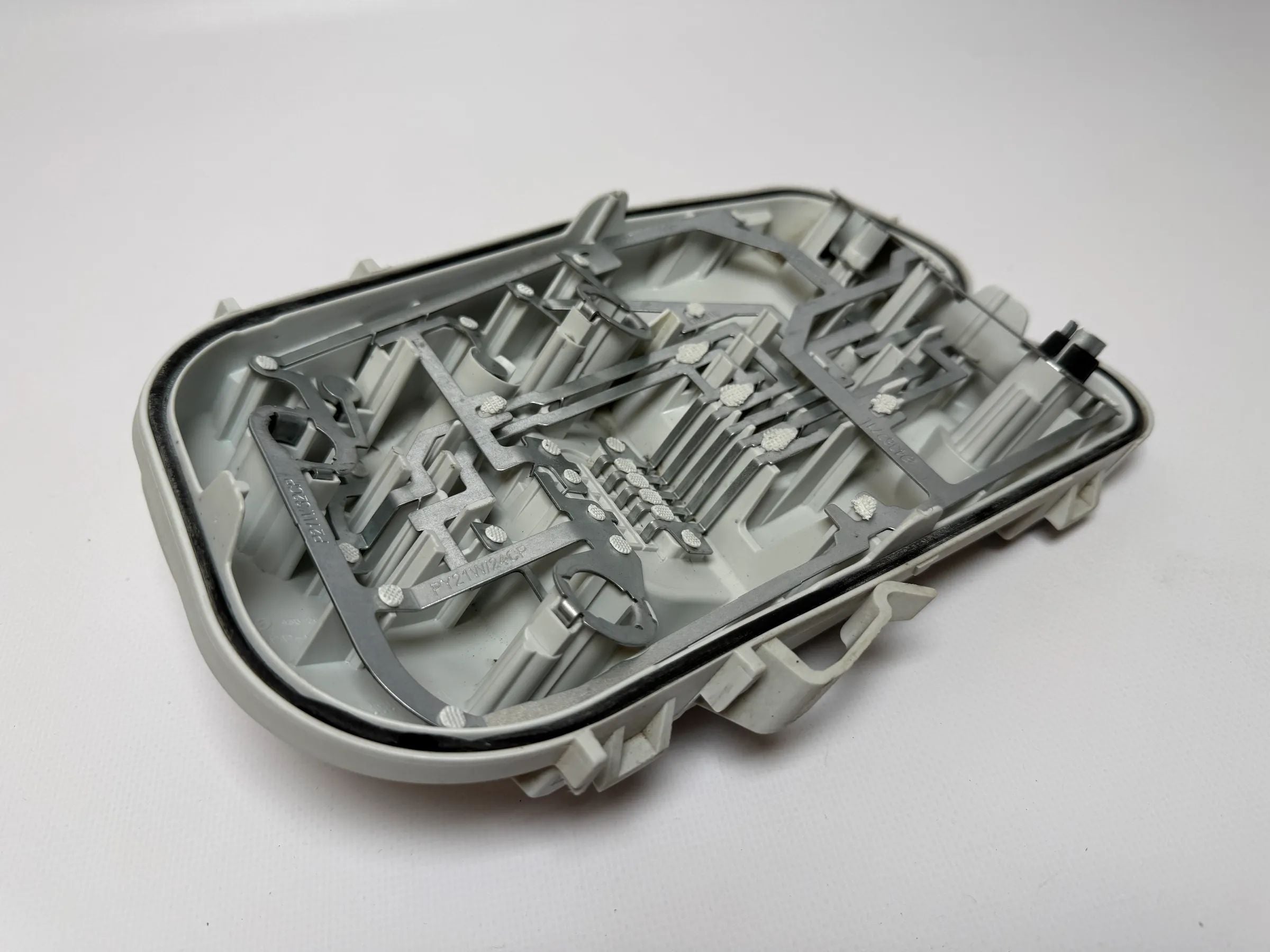 Oryginalny uchwyt lampy tylnej Audi A6 (4F2/C6) 436271L