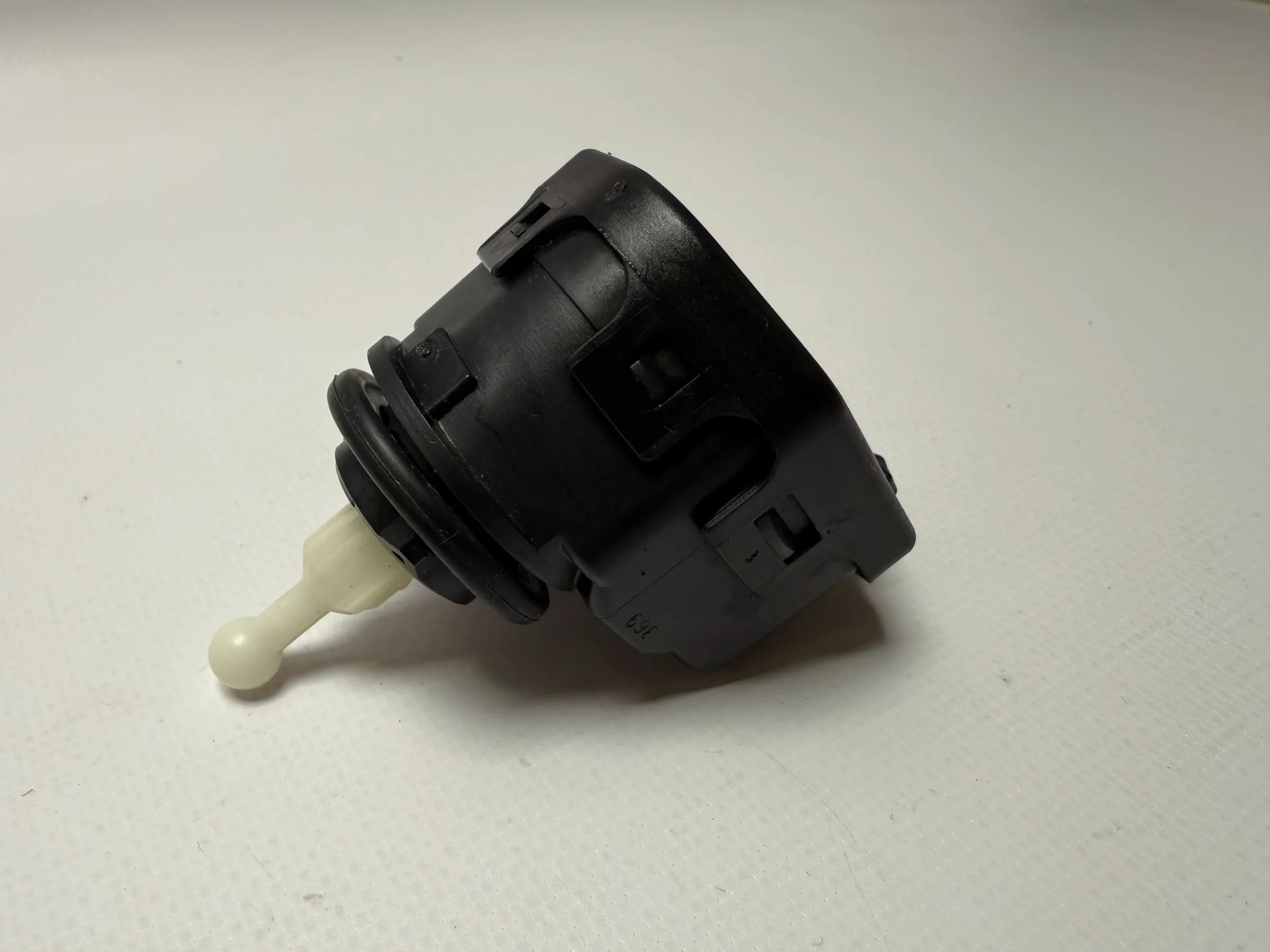 Original VW AUDI SEAT etc. Headlight range adjustment LWR Halogen HELLA 1J0941295C 