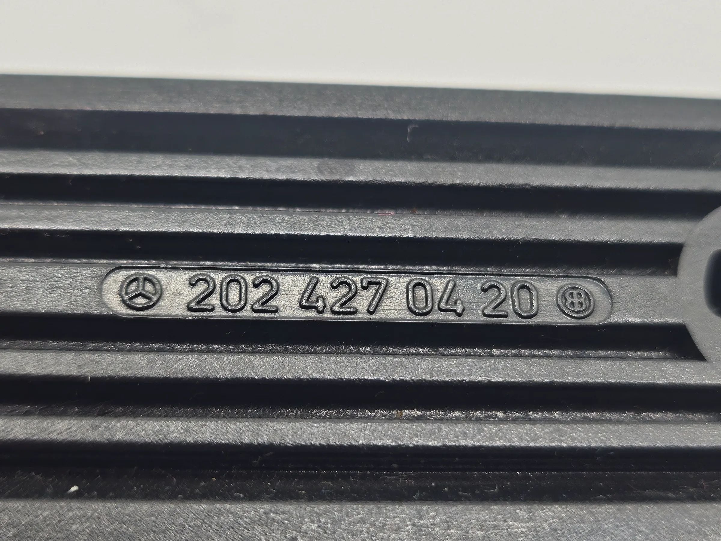 Orig. MERCEDES W202 S202 Handbremse Parkbremse Hebel Handbremshebel A2024270420