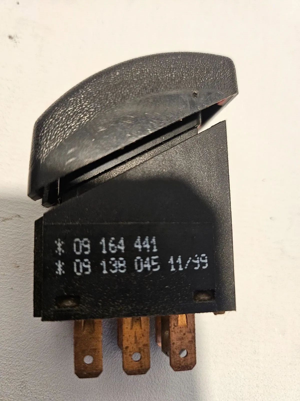 Opel Corsa B Schalter Warnblinker Warnblinklicht Warnblinkschalter 09164441