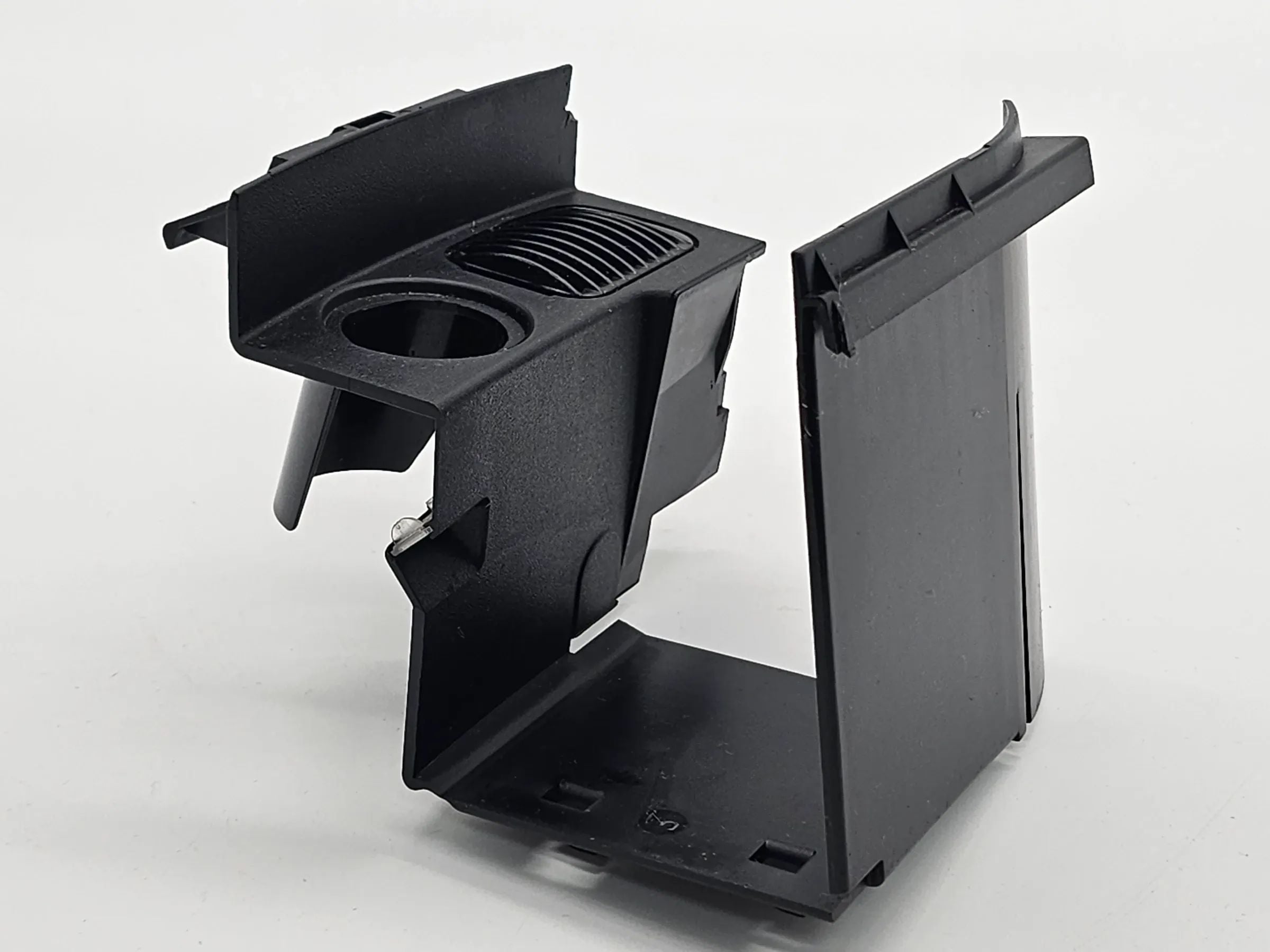 Оригинальная крышка розетки подлокотника Mercedes CL 203 2036801650