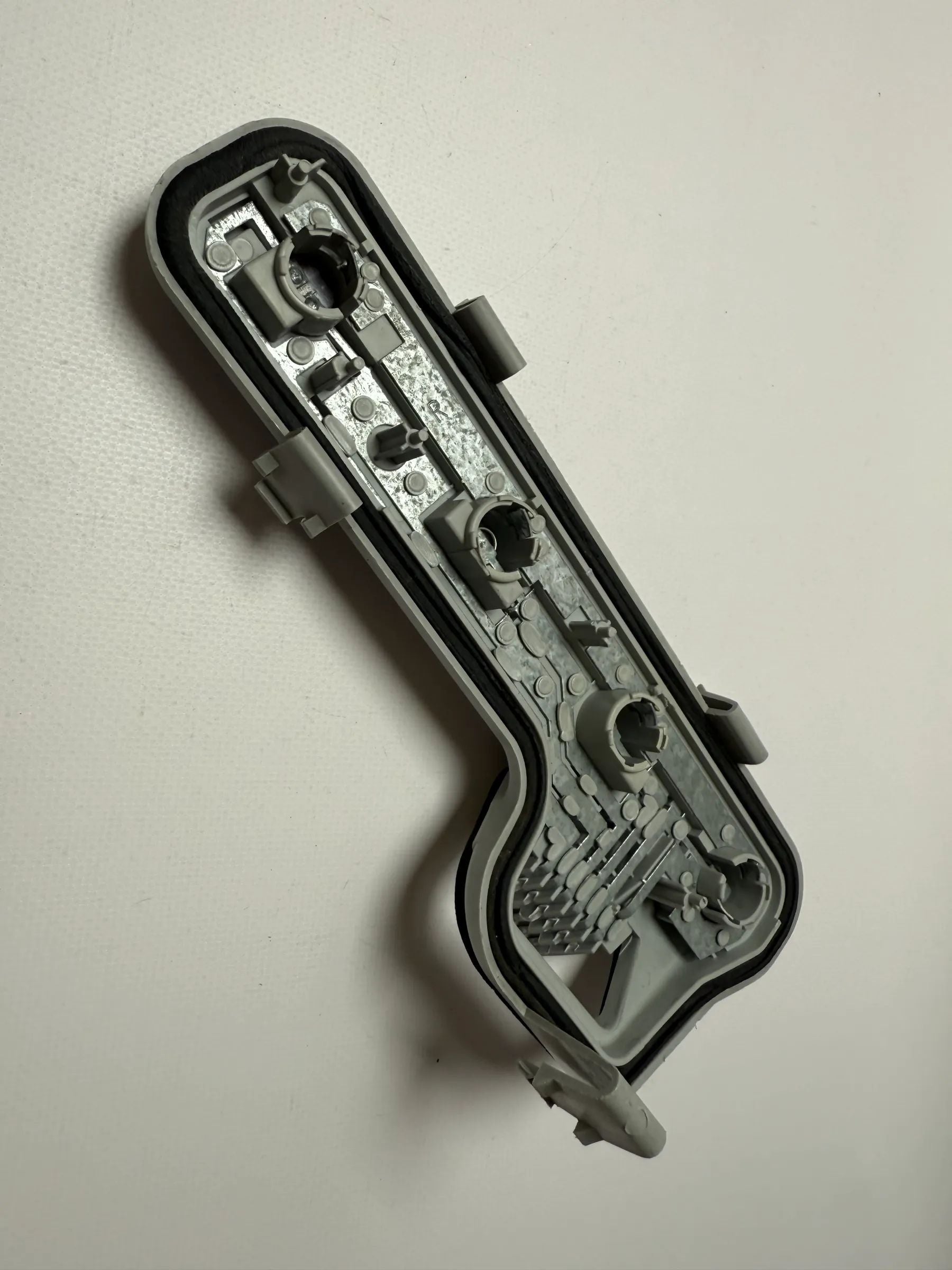 Оригинальная правая серая задняя оптика Opel Zafira A T98 GM Yorka 5249