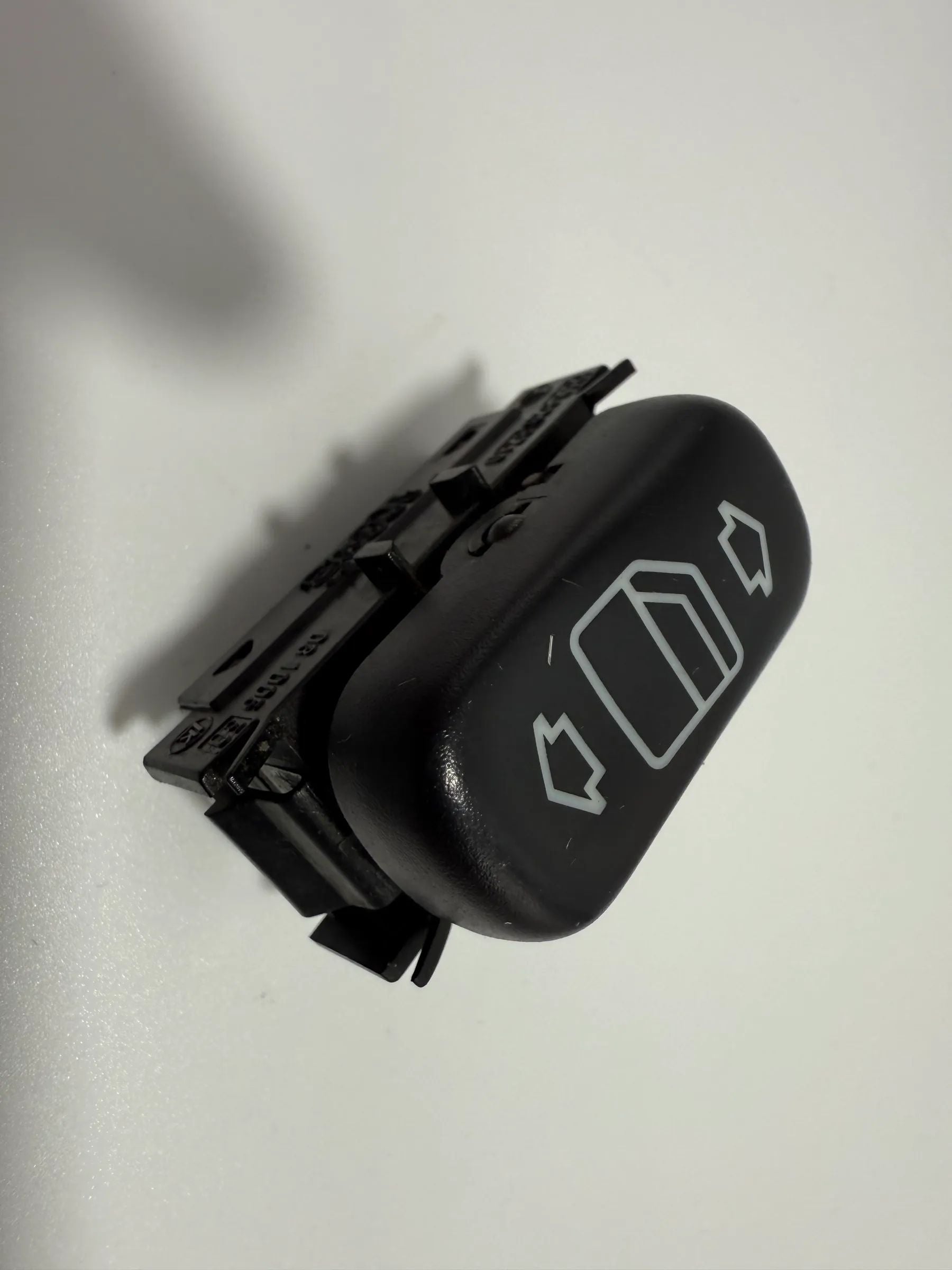 Original Mercedes-Benz E-Class W210 Window Switch Rear L/R A2108208210 