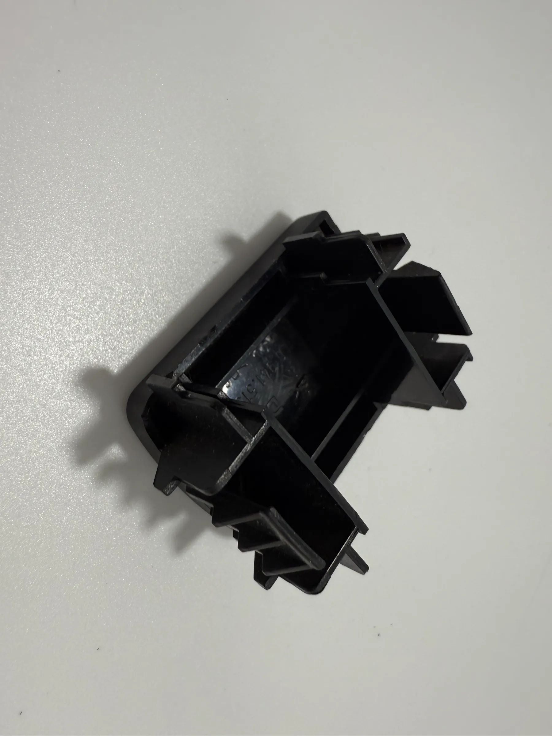Oryginalna Audi A3 8L Ramka Przełącznika Przycisku Zakrywkowego Dummy 8L0941515A