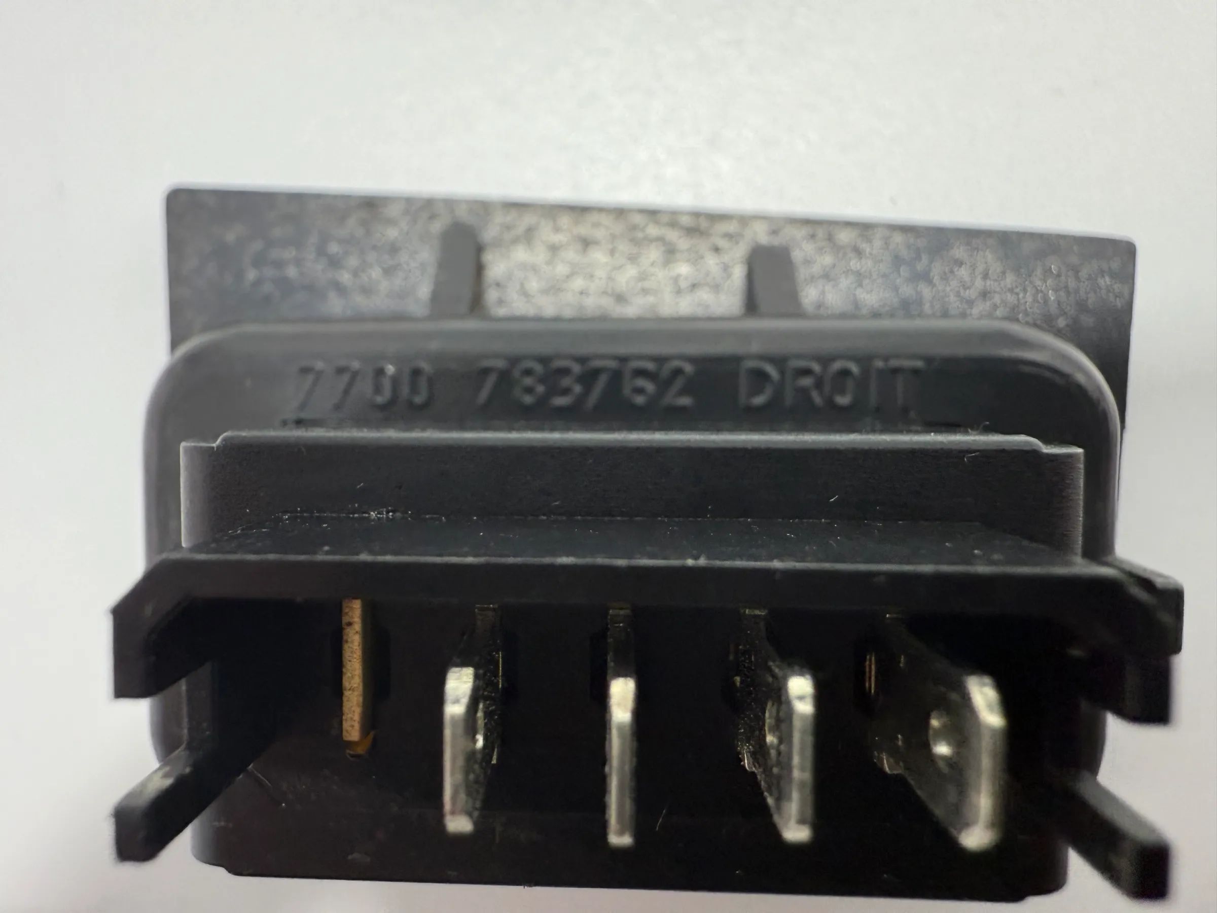 Oryginalny przełącznik podgrzewania siedzenia prawy Renault 19 II/III Cabrio DAV 7700783762