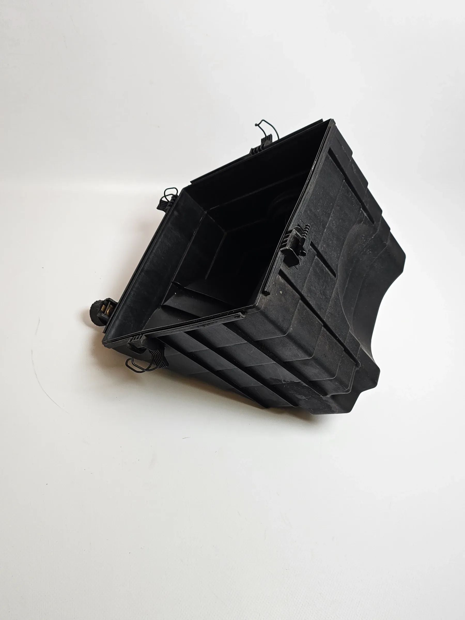 Oryginalna dolna obudowa filtra powietrza BMW E36 M43 1247465