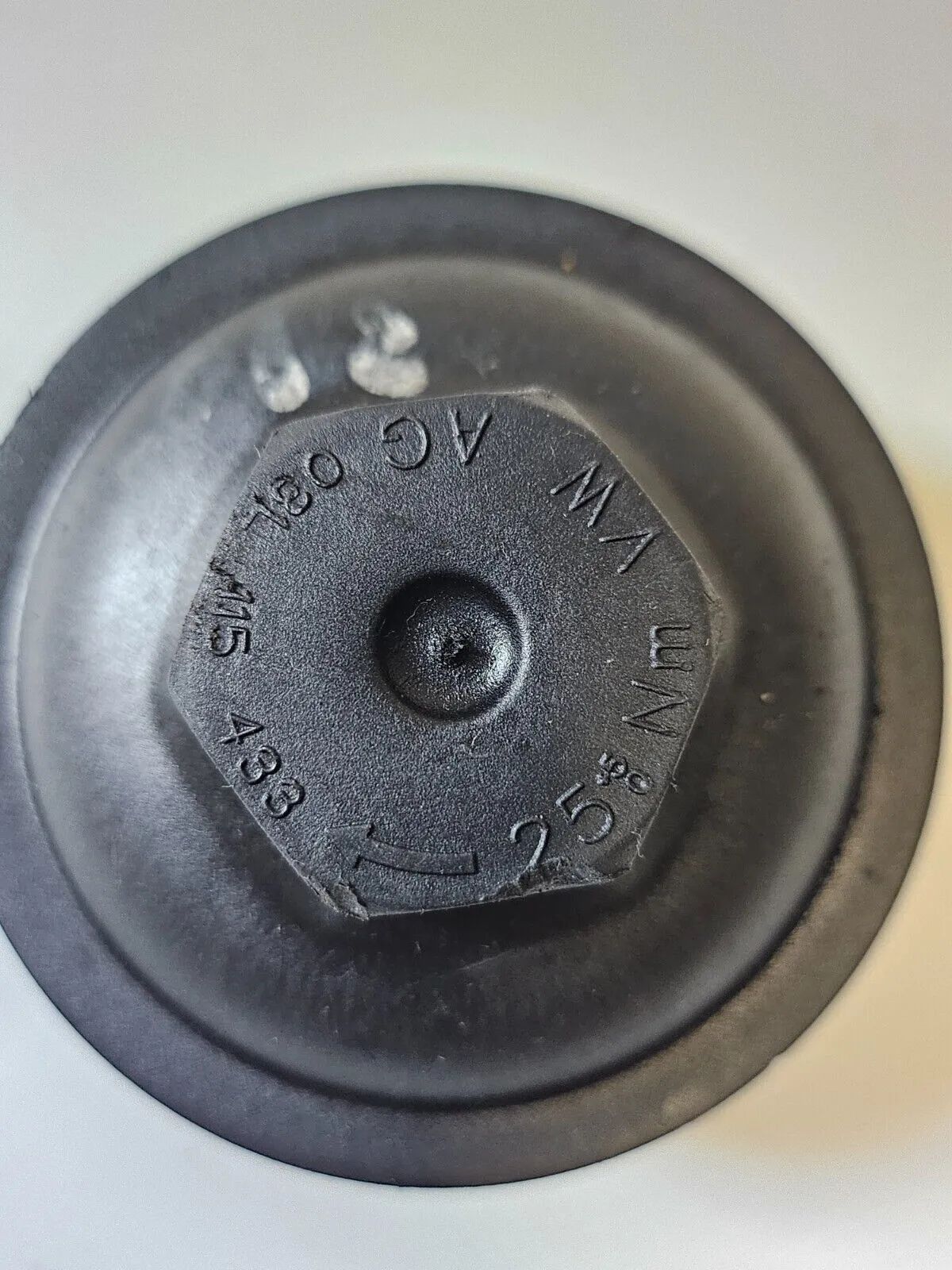 Original VW Audi Skoda Seat Cache-culbuteurs de filtre à huile 03L115433