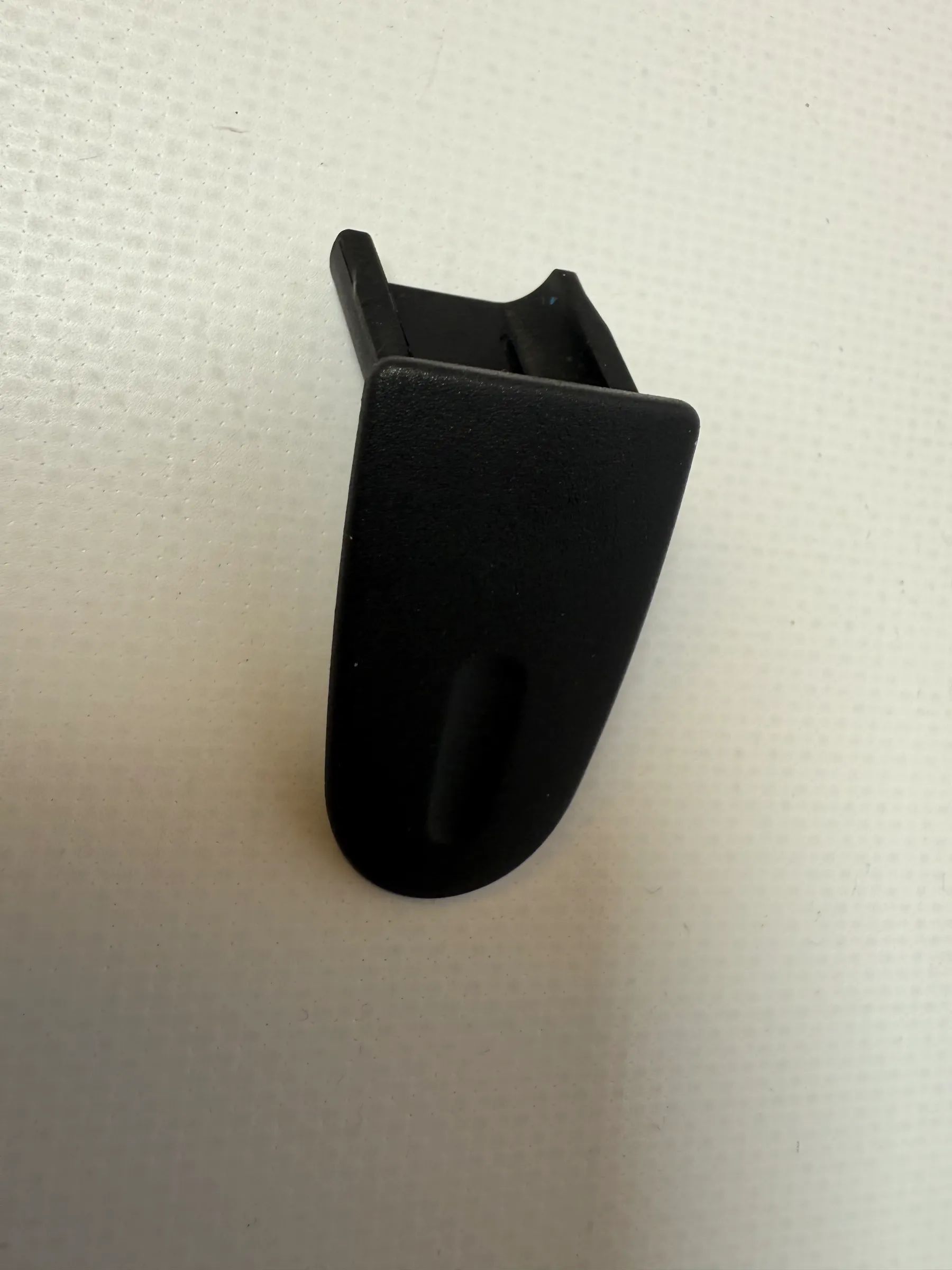 純正 VW ゴルフ4 IV 右Cピラー サイドトリム用シートベルトホルダー 1J4858884