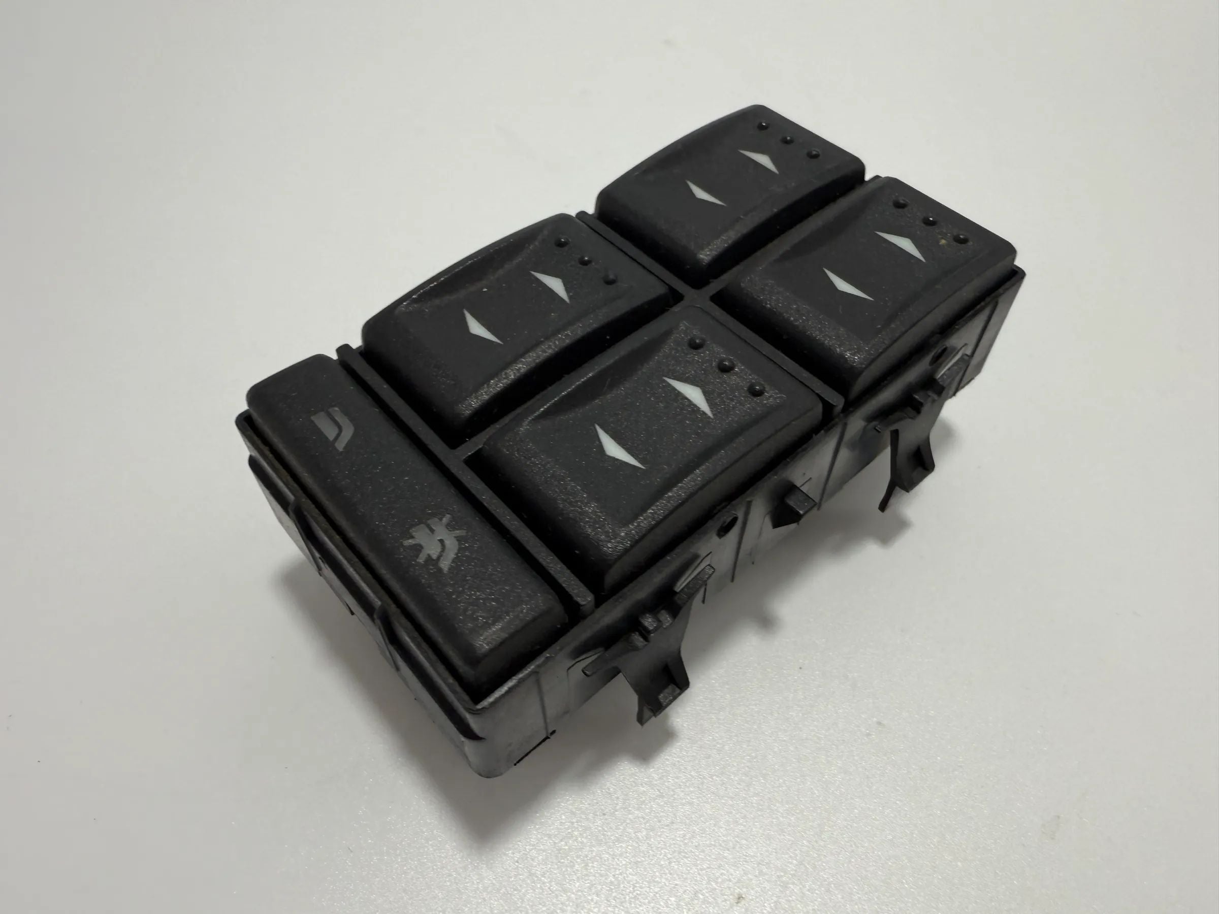อะไหล่แท้ Ford Mondeo III (B5Y/B4Y/BWY) สวิตช์กระจกไฟฟ้าซ้าย 1S7T14A132BD
