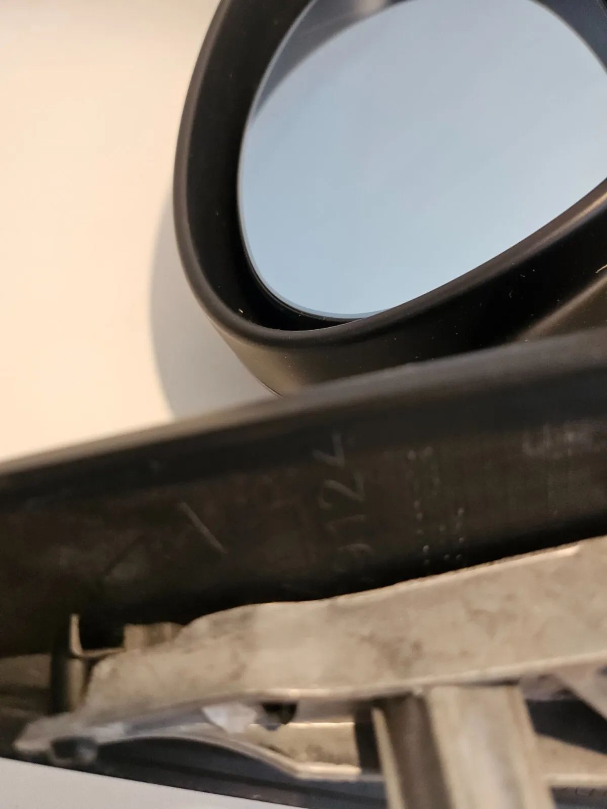 oryginalne lusterko zewnętrzne elekr. regulacja/podgrzewane prawe BMW E90 / E91 / 318i szare