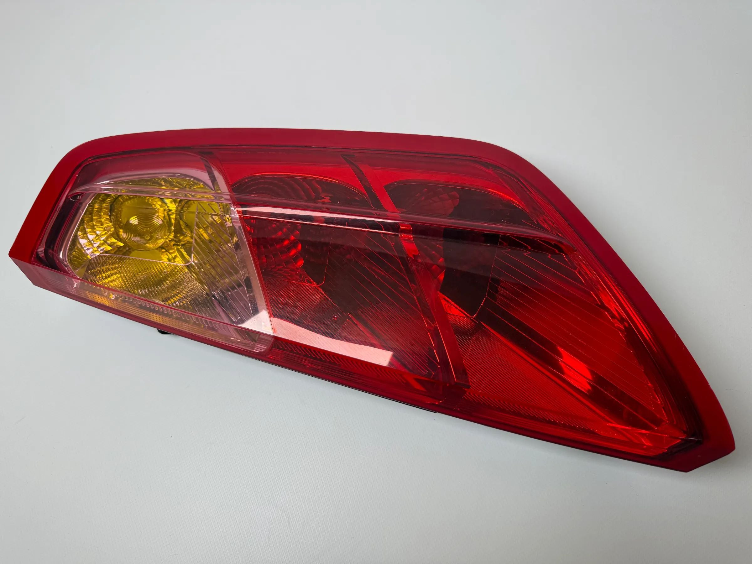 Original Fiat Grande Punto 199 rear light right 51701590 / 27460202 
