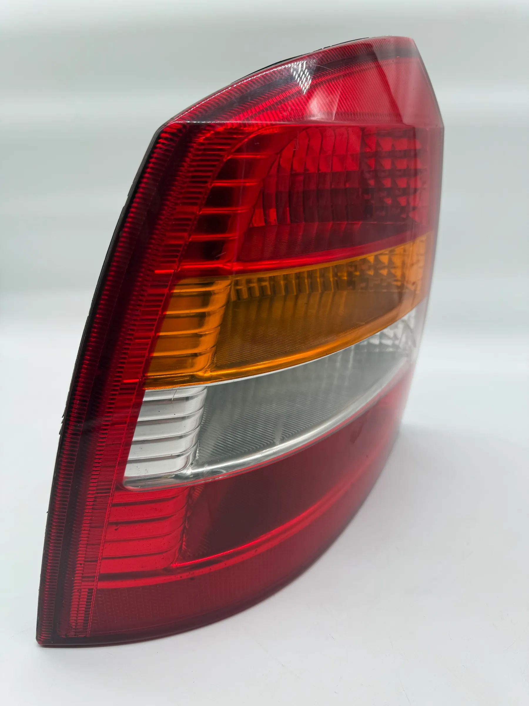 Oryginalna lewa tylna lampa Opel Astra G Coupe / Cabrio 90521542