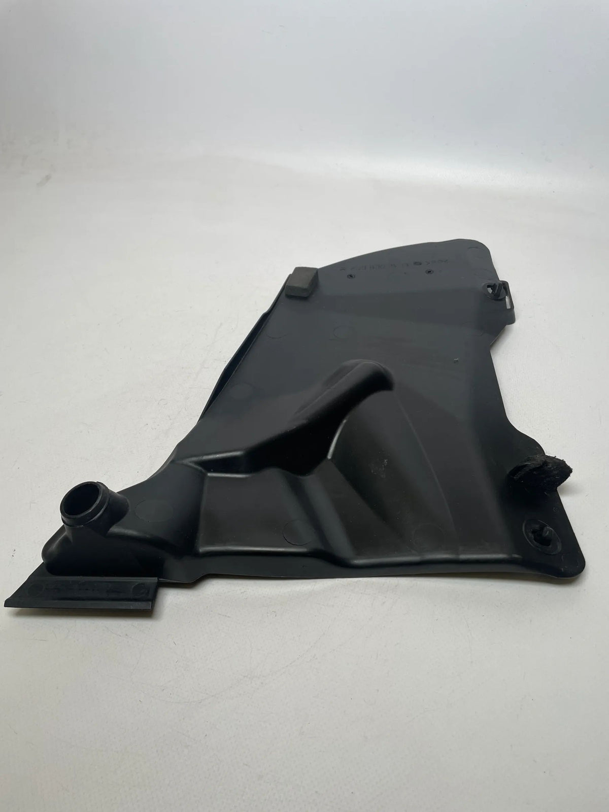 Original Mercedes C-Klasse W203 Verkleidung Luftkanal 2038301513