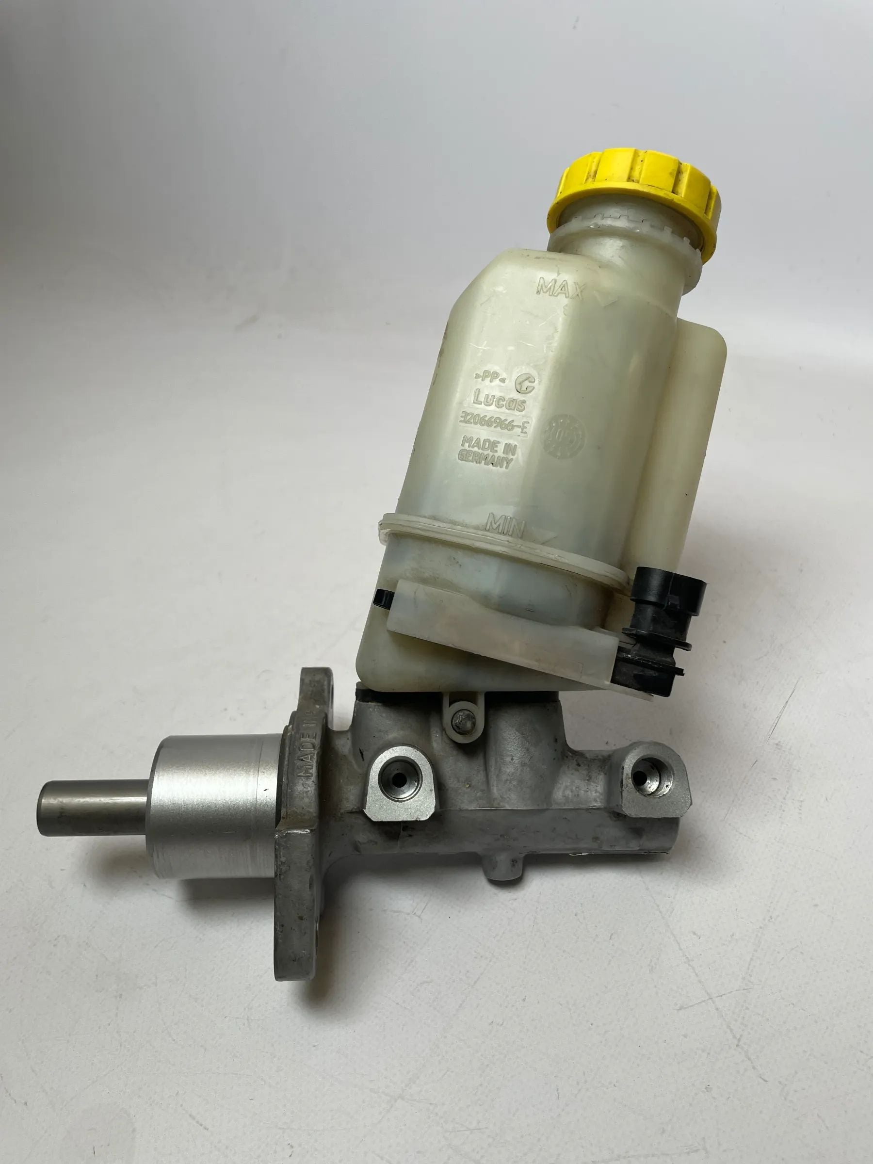 Original Alfa Romeo 147 (937) Hauptbremszylinder 32066966E