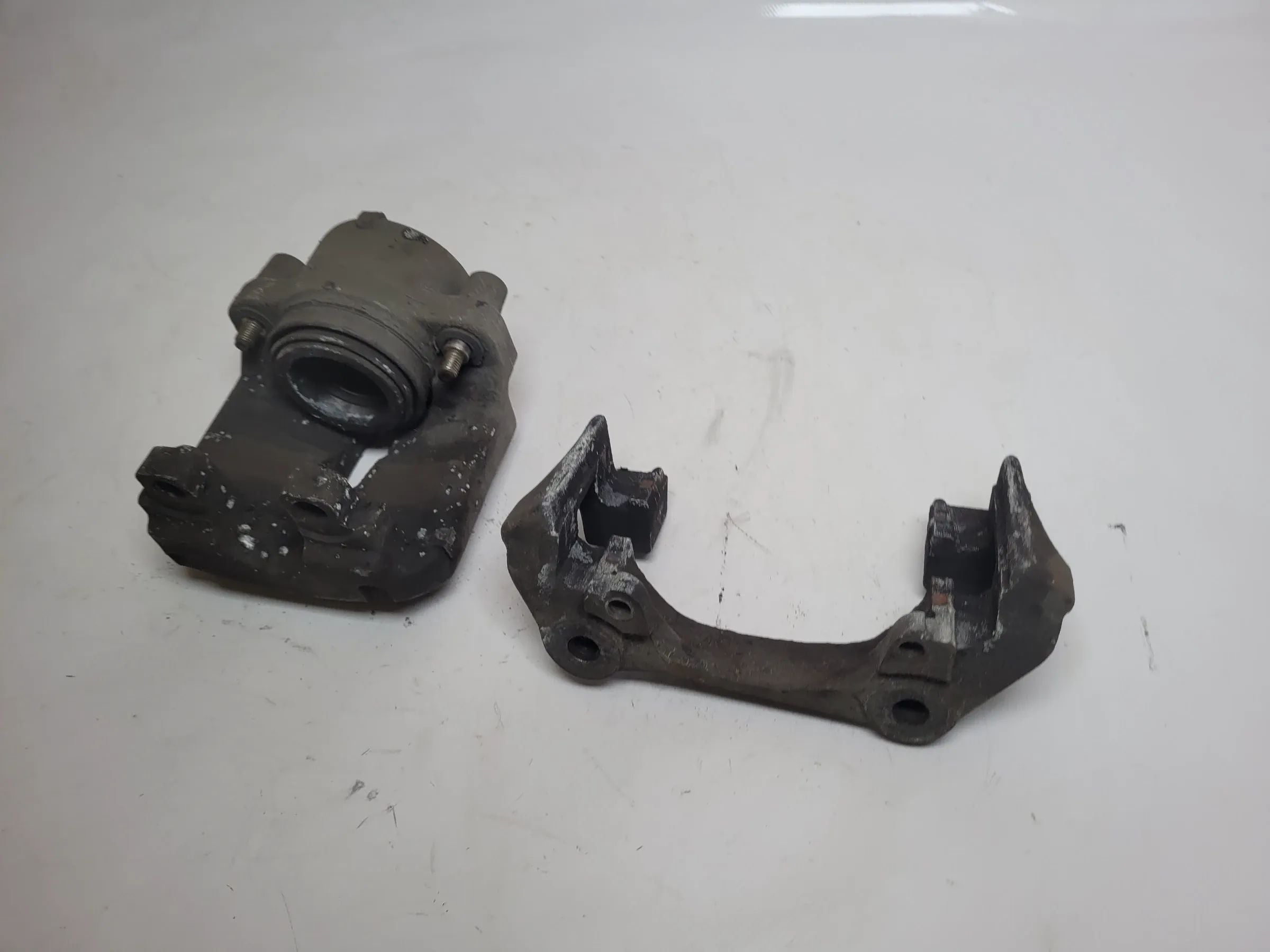 เบรกคาลิปเปอร์ BMW 5er E39 แท้ หน้า ขวา 60/22/296
