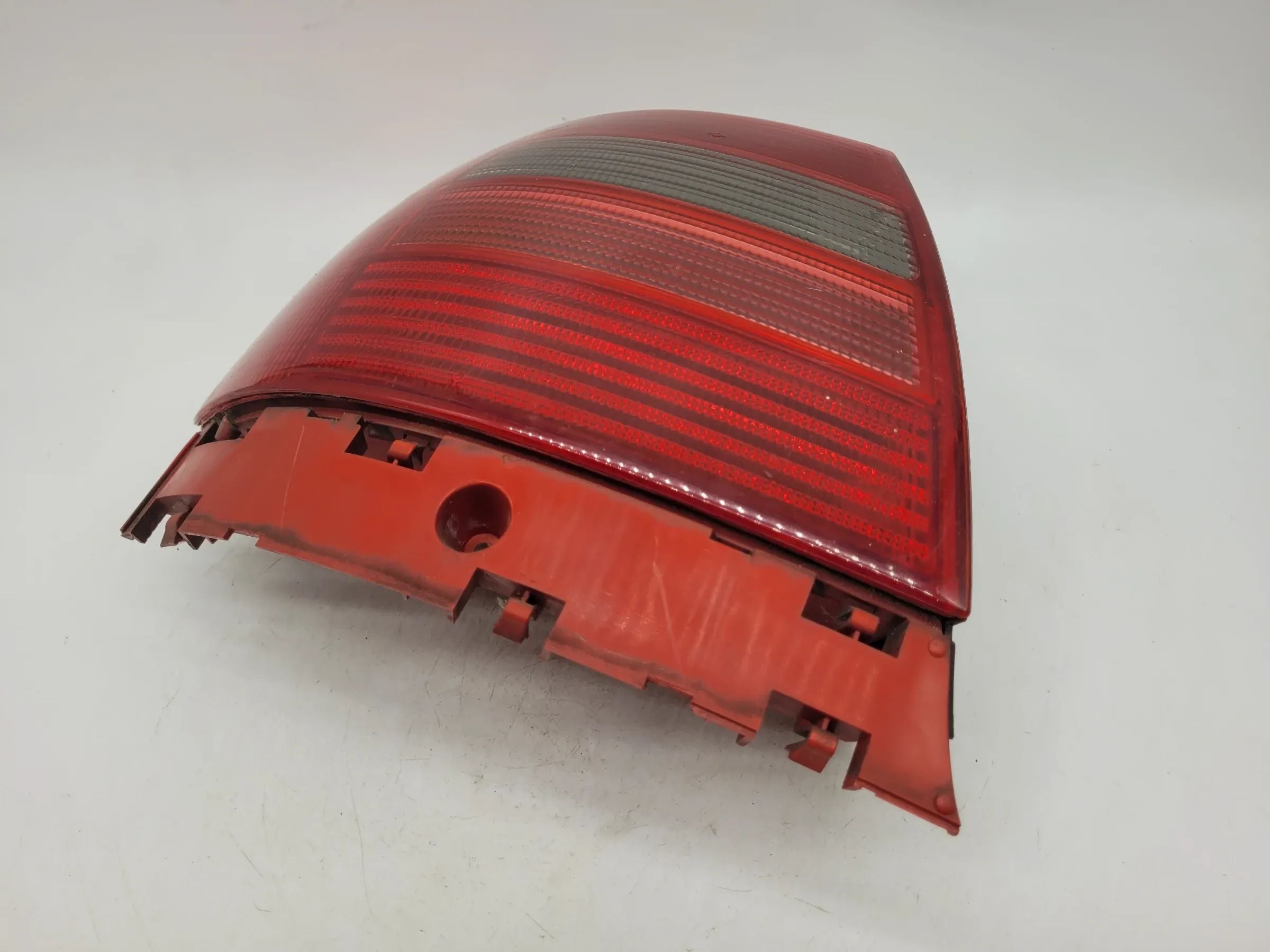 Original Audi A4 B5 Rücklicht 8D0945095D