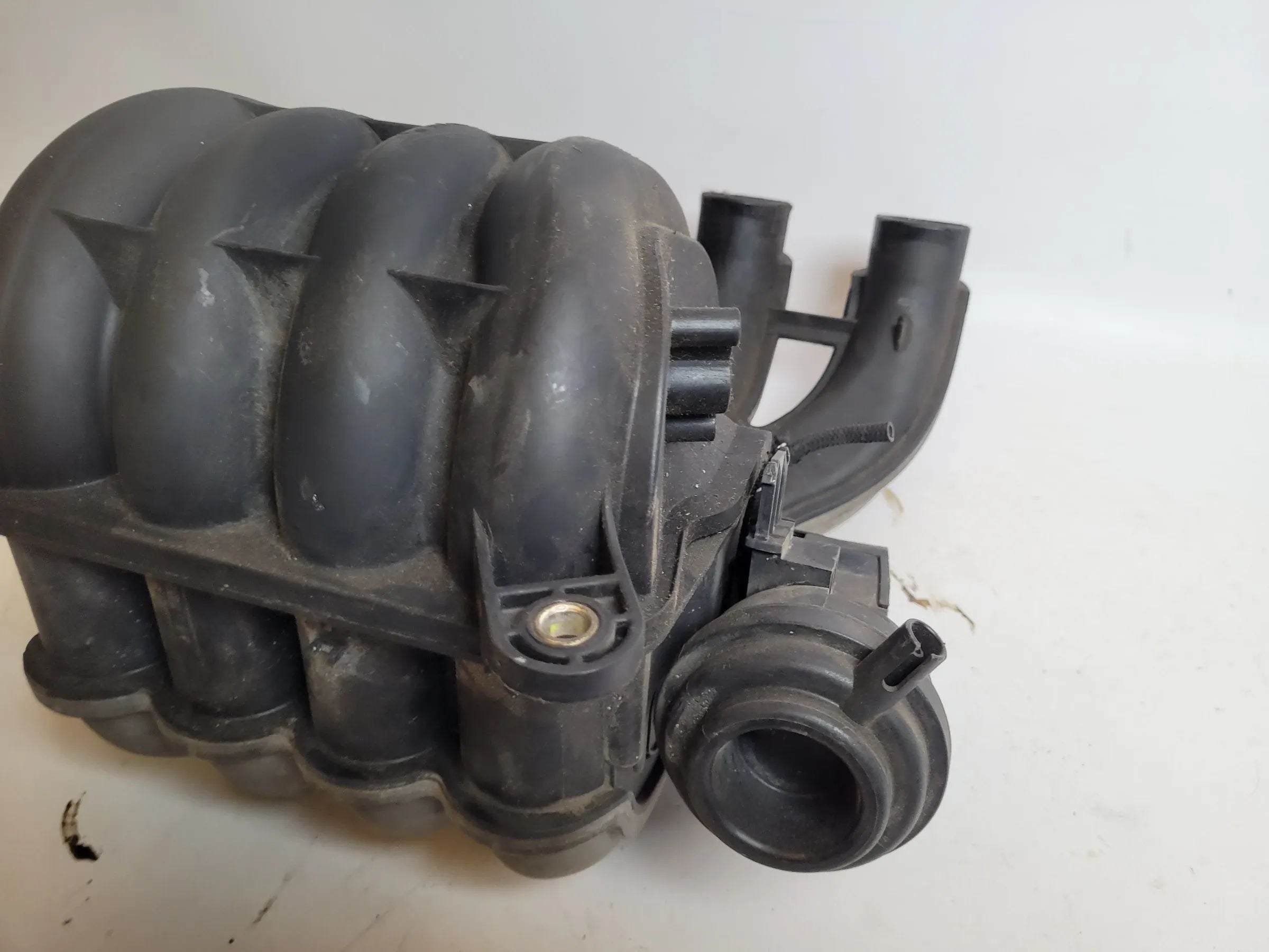 Audi A4 8E/B6/B7 Ansaugbrücke Ansaugkrümmer 06D133210D Original