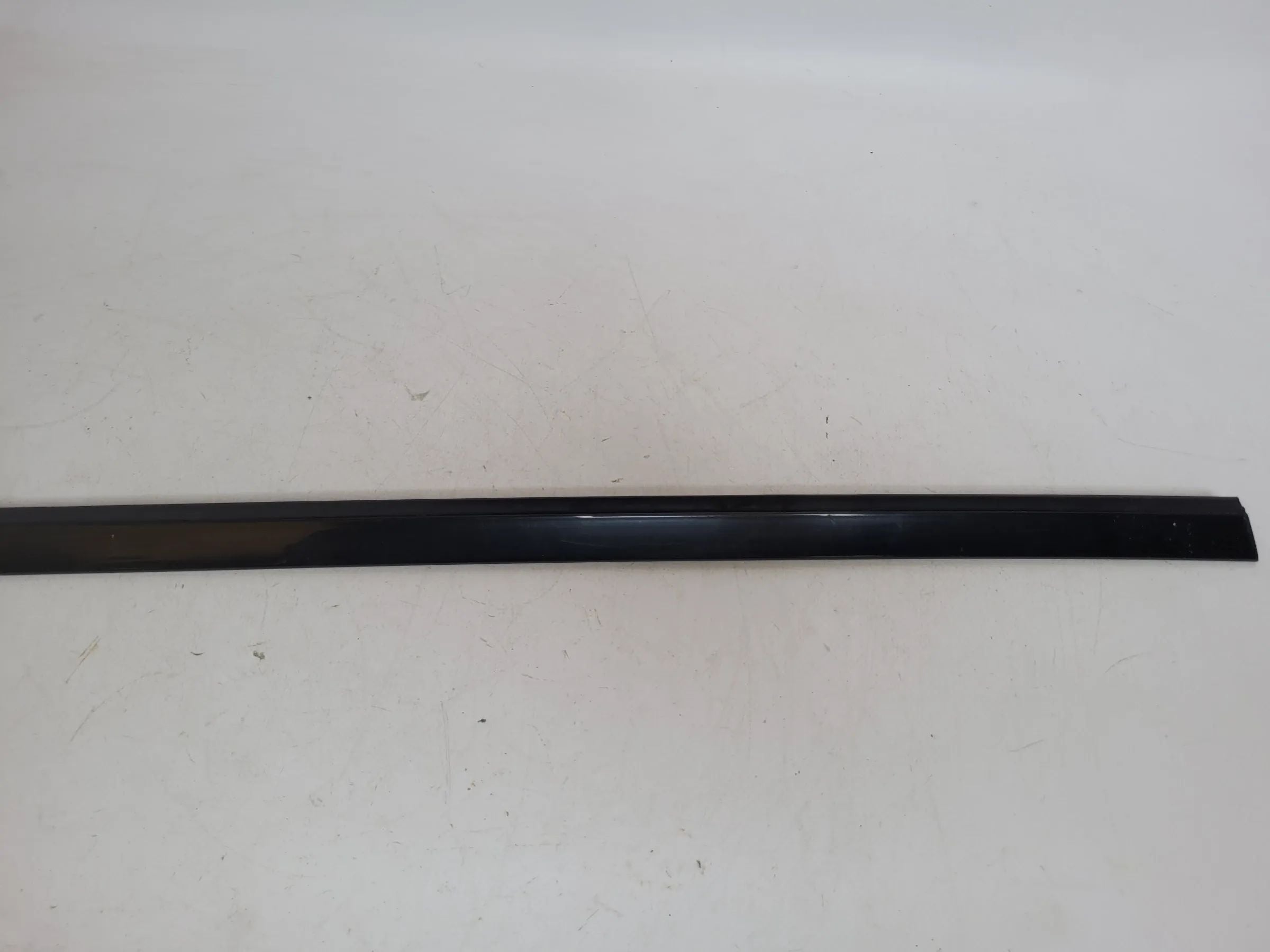 Original Mercedes C-Klasse (CL203) Leiste Wasserabweiser Links A2036908762