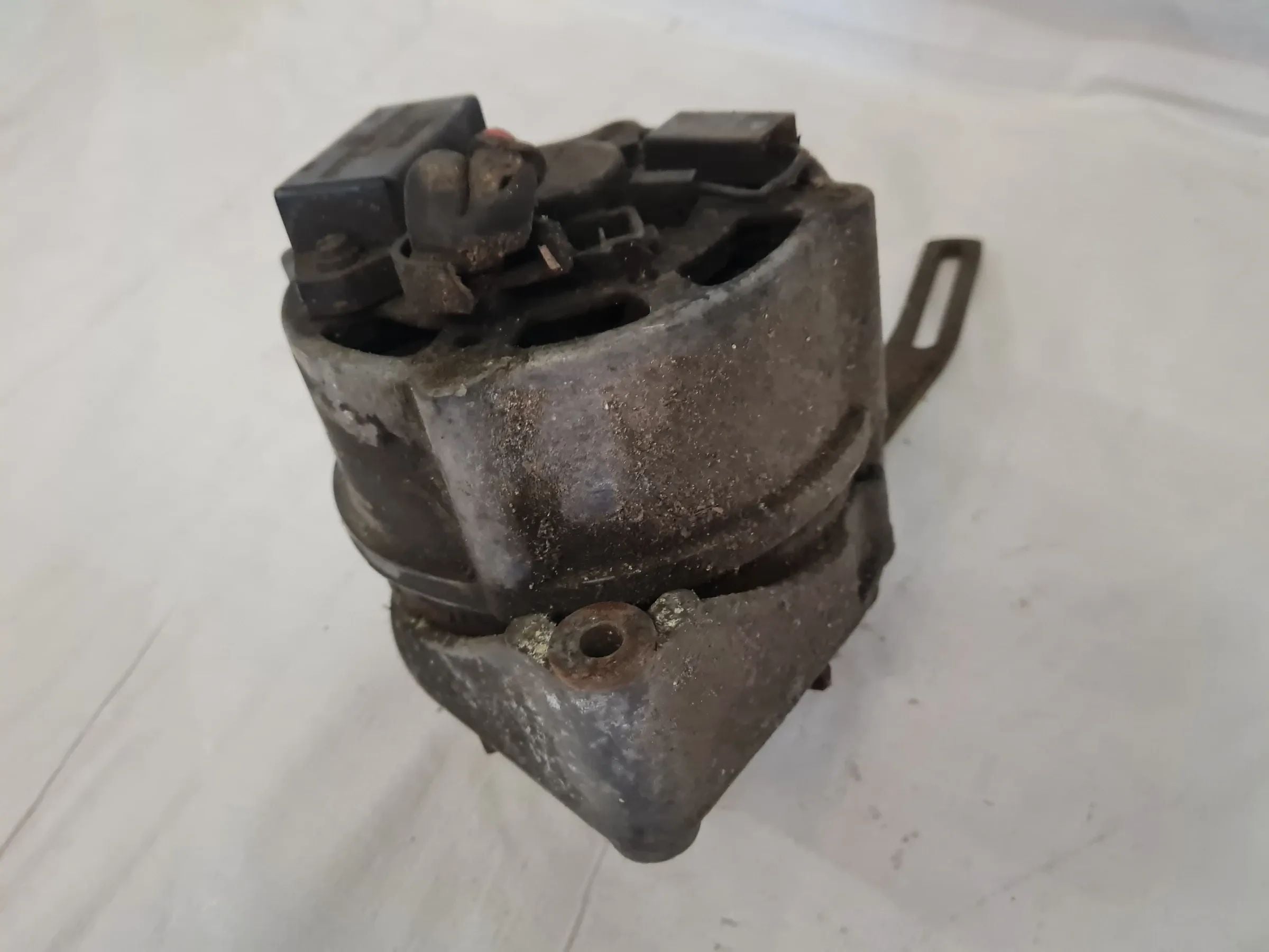Original Bosch Lichtmaschine Generator Oldtimer 0120489605 / 0192052004