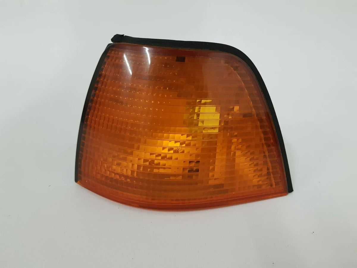 純正 BMW E36 318ti 1.9L コンパクト 1996年 フロント左ウインカー 1387043 155297