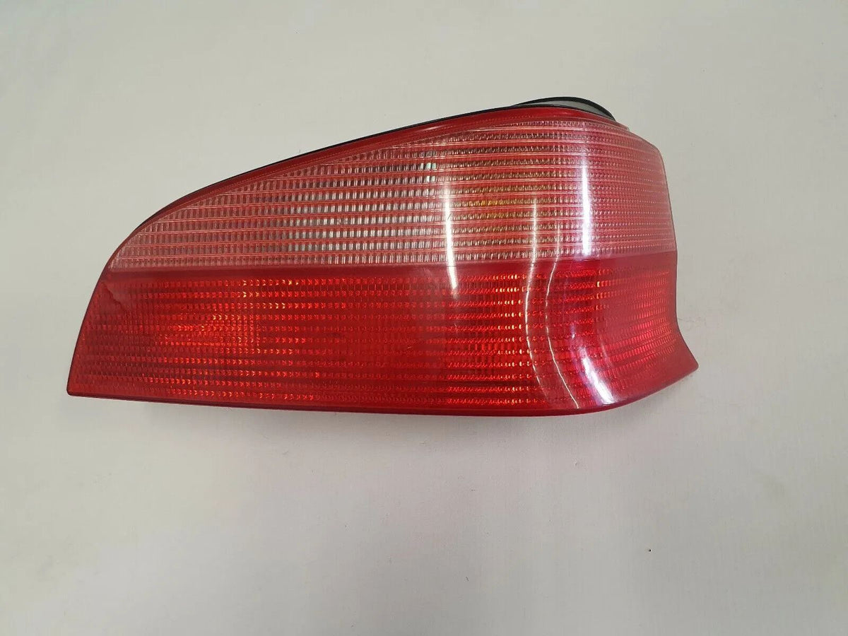 Peugeot 106 ´00 Benzin 1,4 Bremslicht Rückleuchte Bremsleuchte rechts 2274 K8