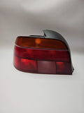 ไฟท้ายซ้าย BMW 5er E39 ซีดาน 1995-2000 อะไหล่แท้ 8358031