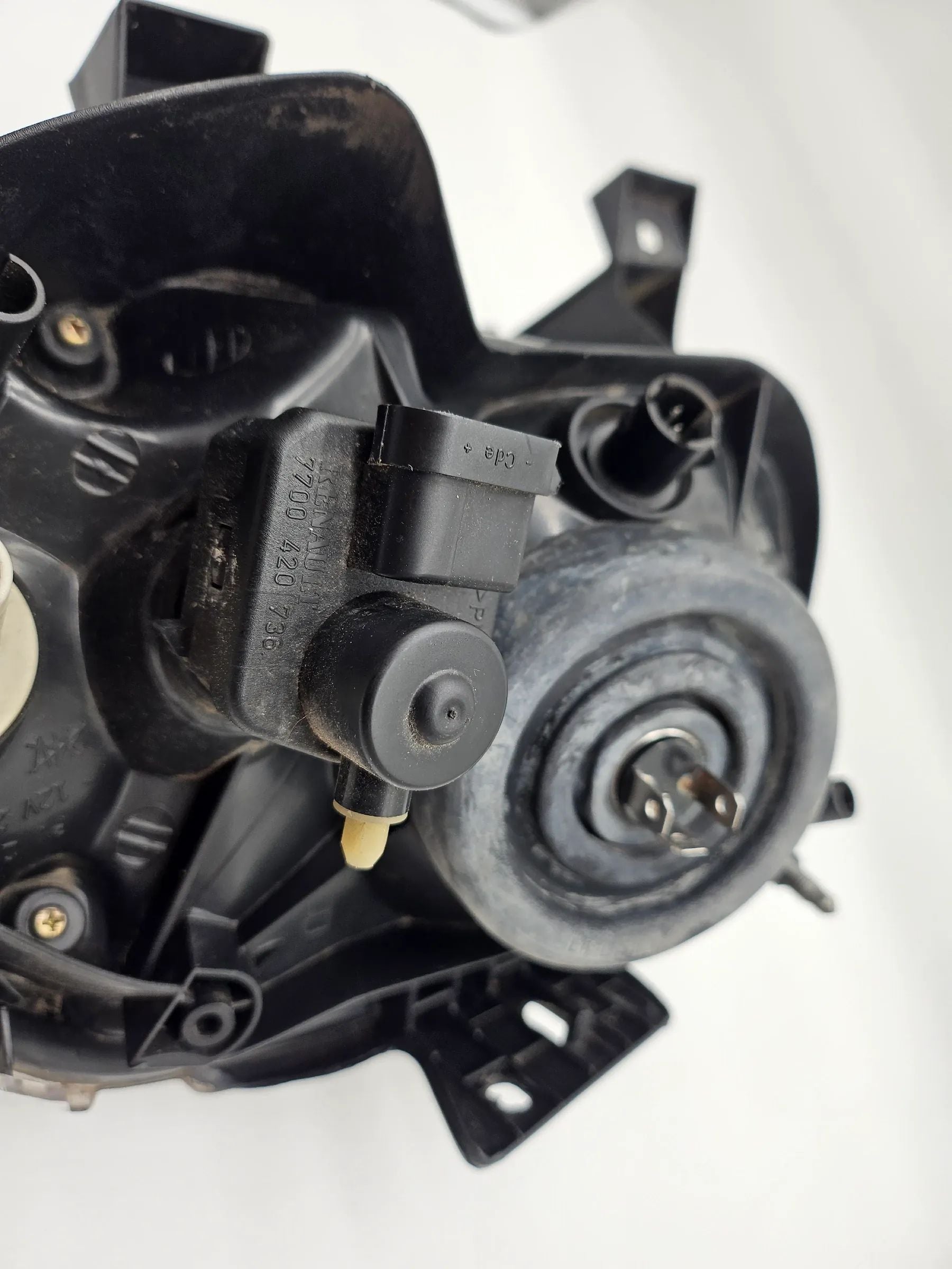 TYC 20-5491-08-2 Основная фара правая для Рено Клио II 1998 - 2001