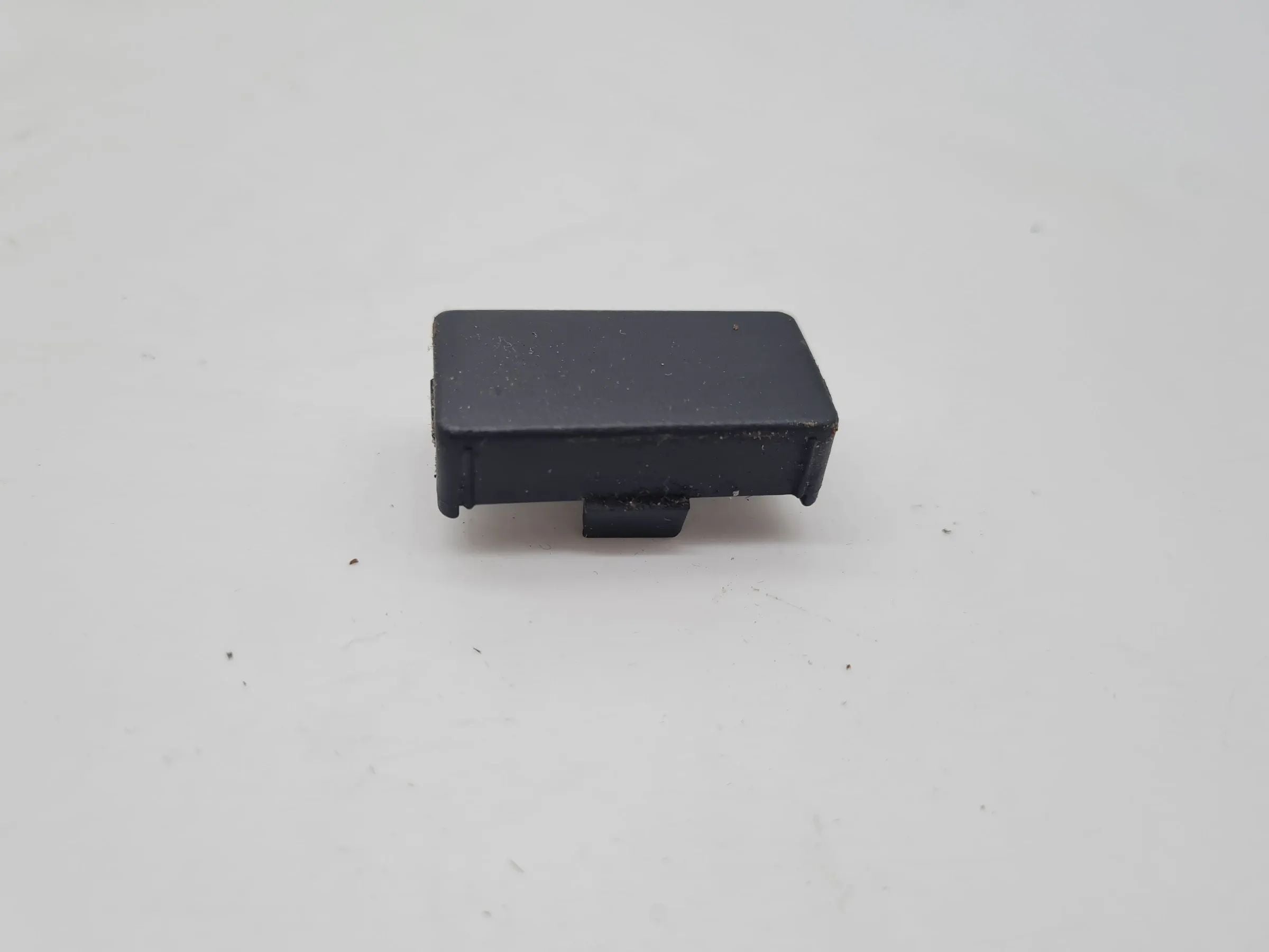 BMW 7er E38 Seiten Verkleidung Blindknopf Rechts Vorne 52.10-8207257 Original