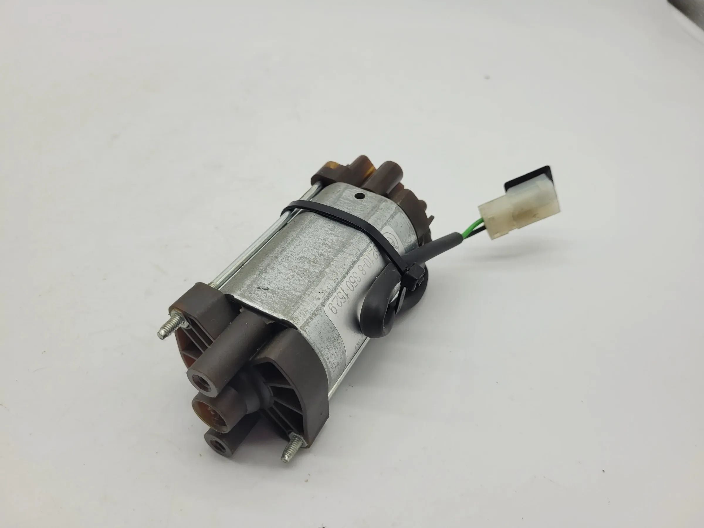BMW 7er E38 Stellmotor Sitzverstellung Untergestell R/L 52.10-8350152.9 Original