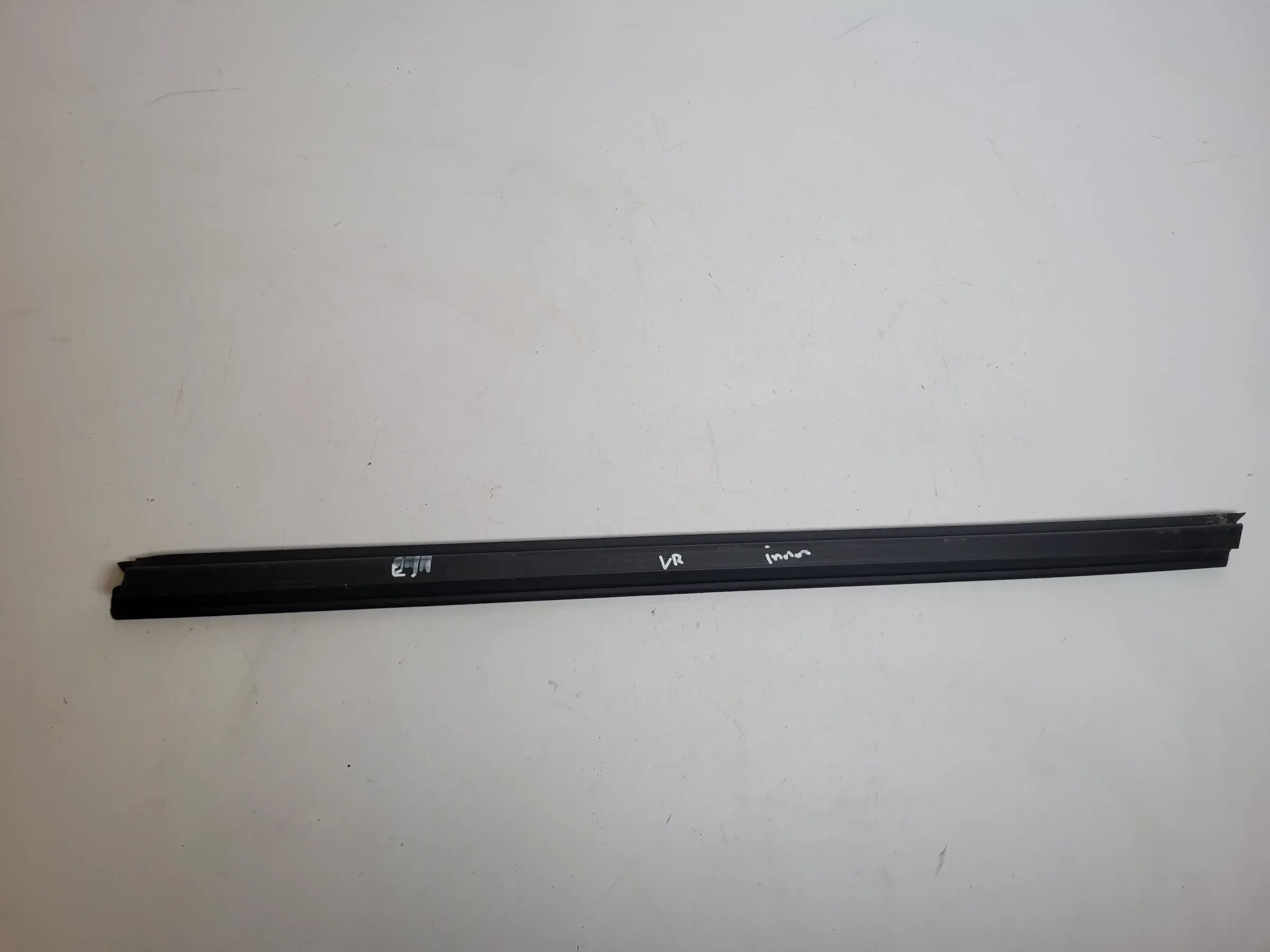 BMW 3er Touring E91 Schachtleiste Dichtung 1 Vorne Rechts Innen 17033 Original
