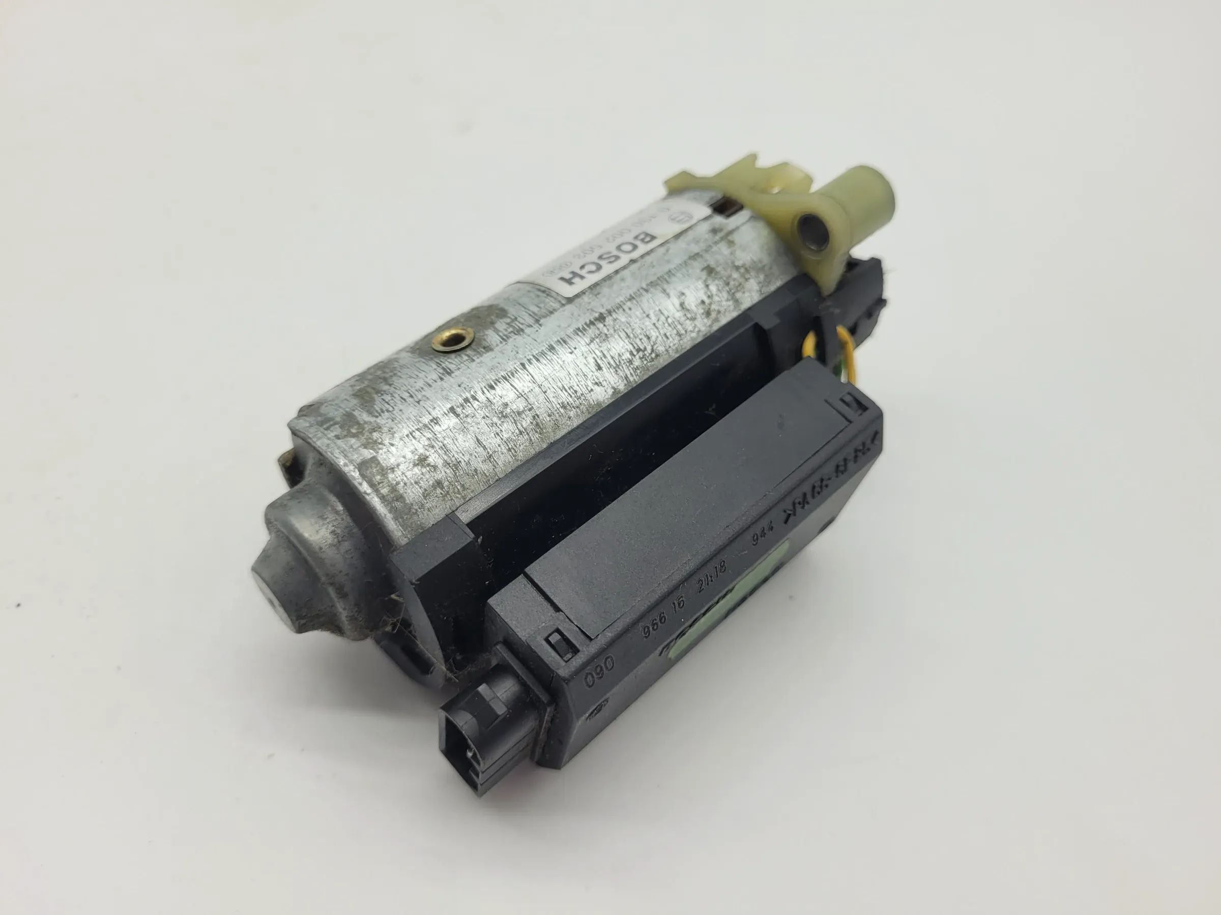 BMW 7er E38 Stellmotor Sitzverstellung Vorne R/L 67.31-8352192 Original