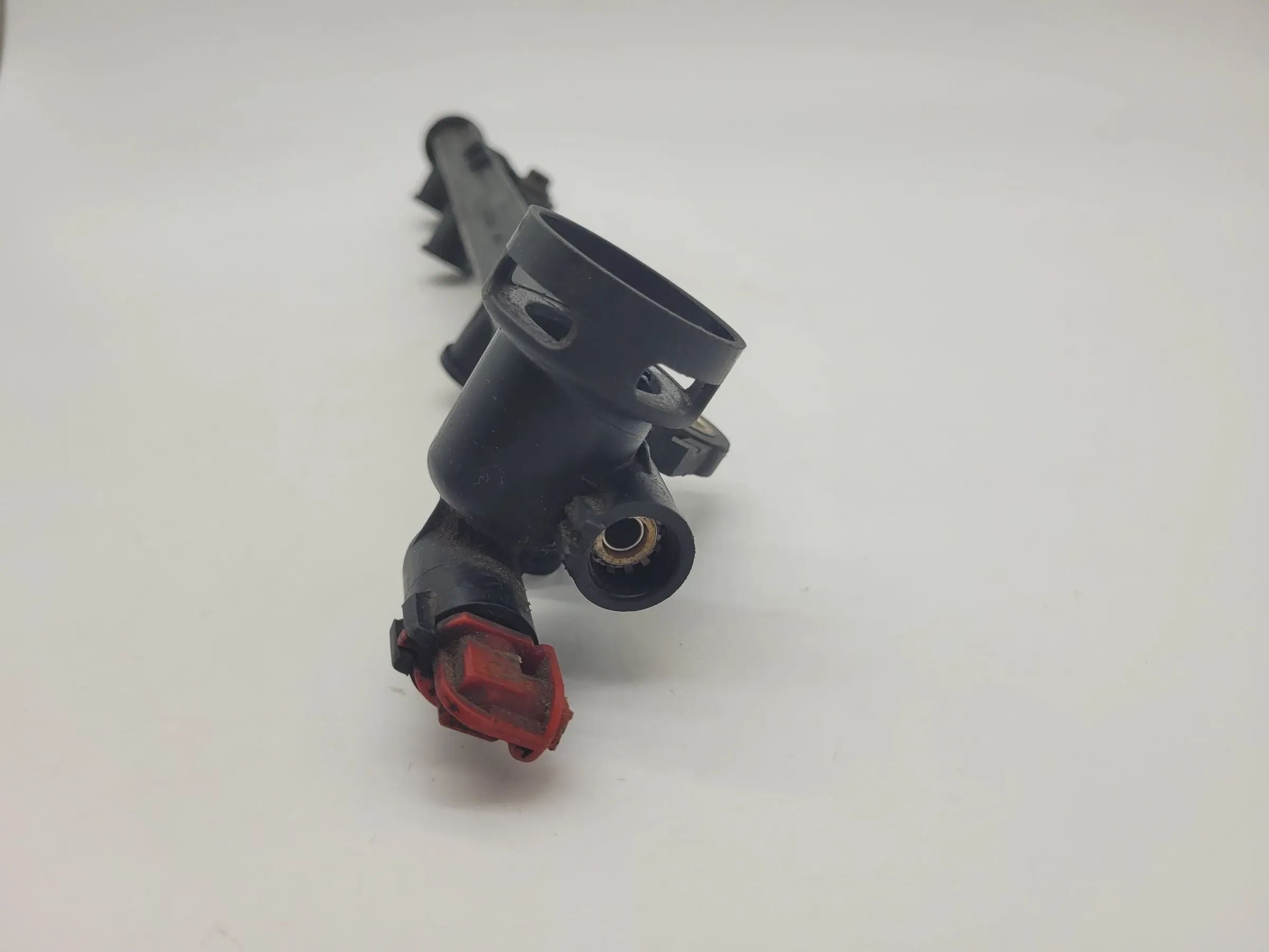 Ford Fiesta IV 4 Kraftstoffverteiler Einspritzleiste 98BF-9E317-AA (Original)