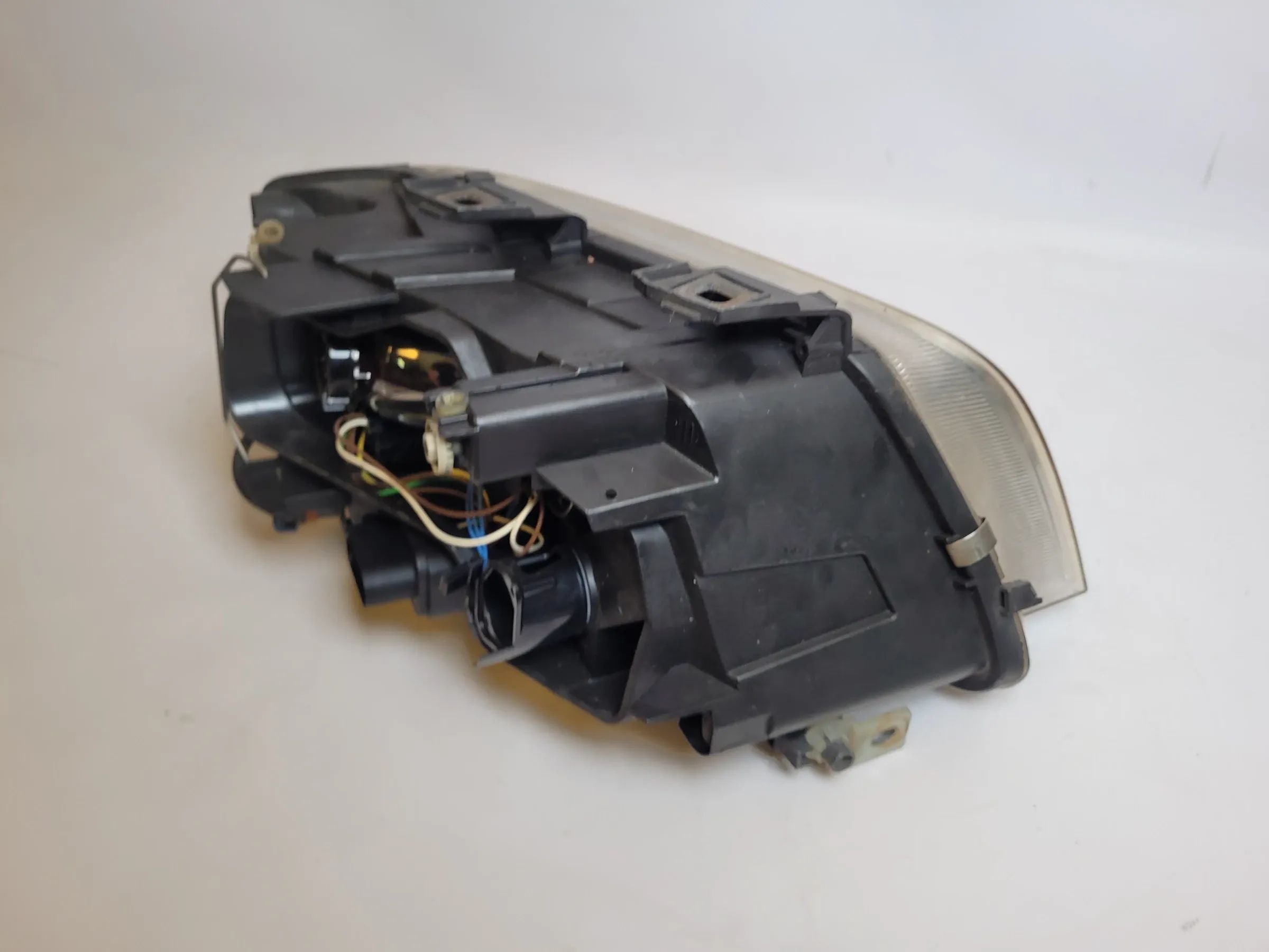 Audi A6 (4B) Scheinwerfer/Frontleuchte Xenon Links 15591300 Original