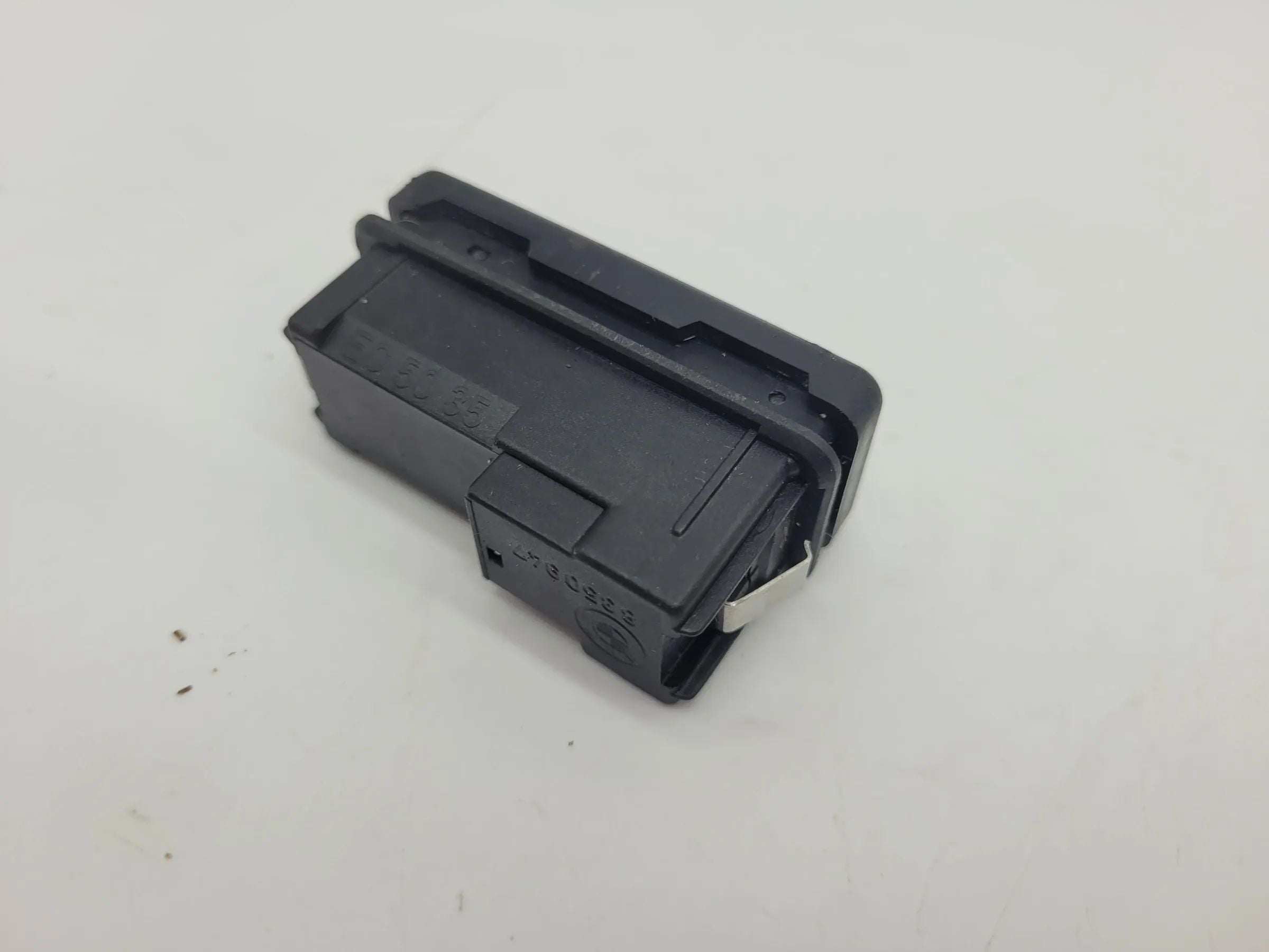 BMW 5er Touring E39 Warnblinkschalter 8350947 (Original)
