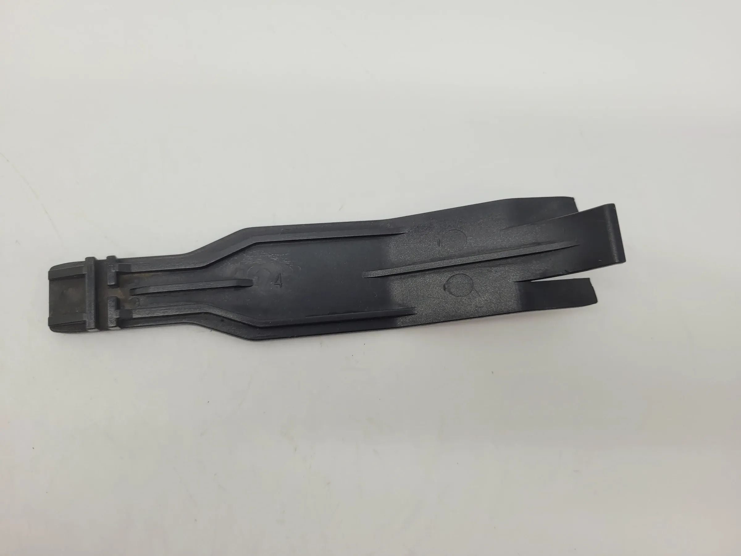 Ford Focus II DA Scheinwerfer Schiene Halter L/R 4M51-13N060-AA (Original)