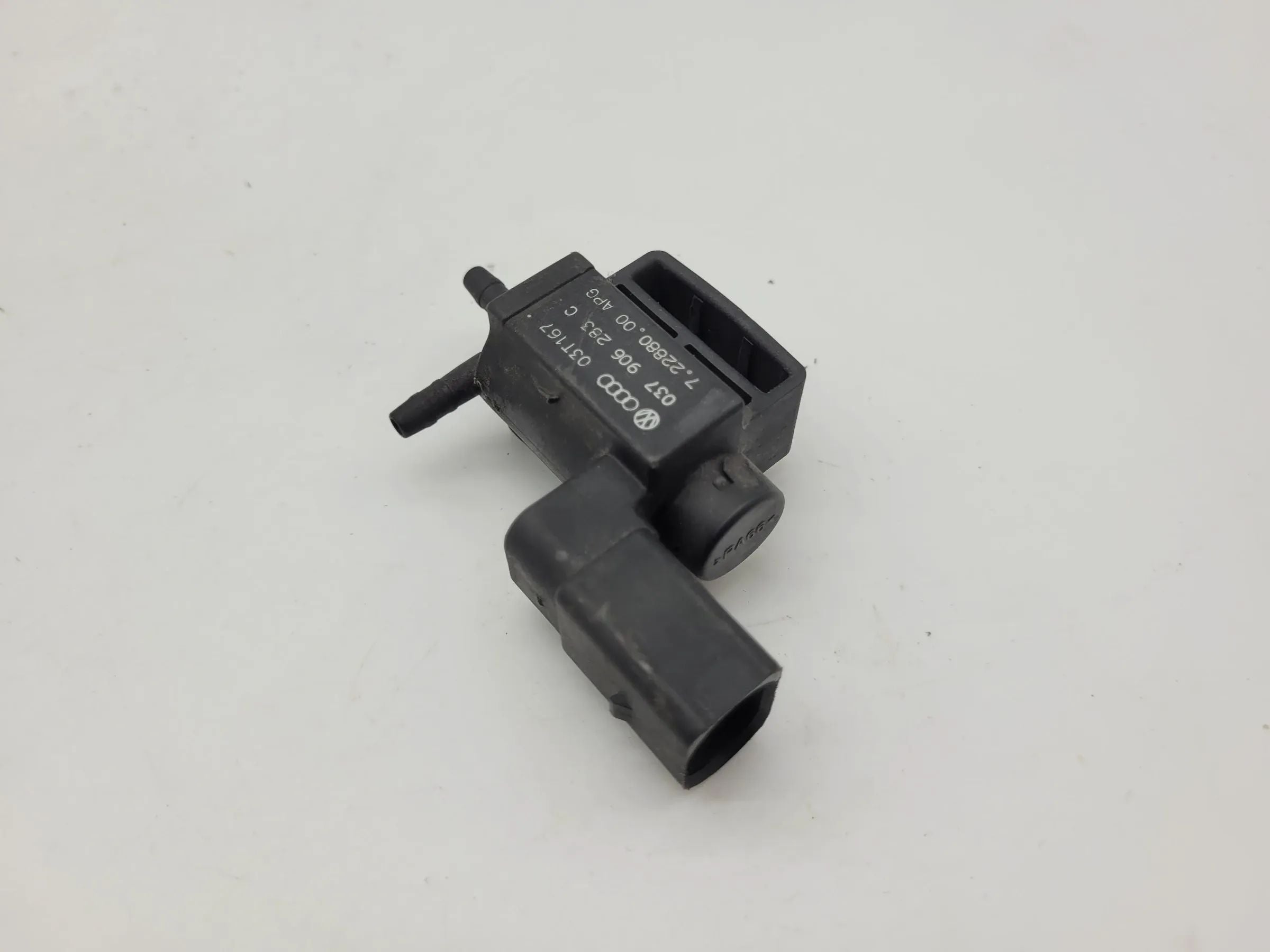 Magnetventil Saugrohr Ansaugluft Ventil für Audi A3 A4 VW Golf Polo Seat Skoda