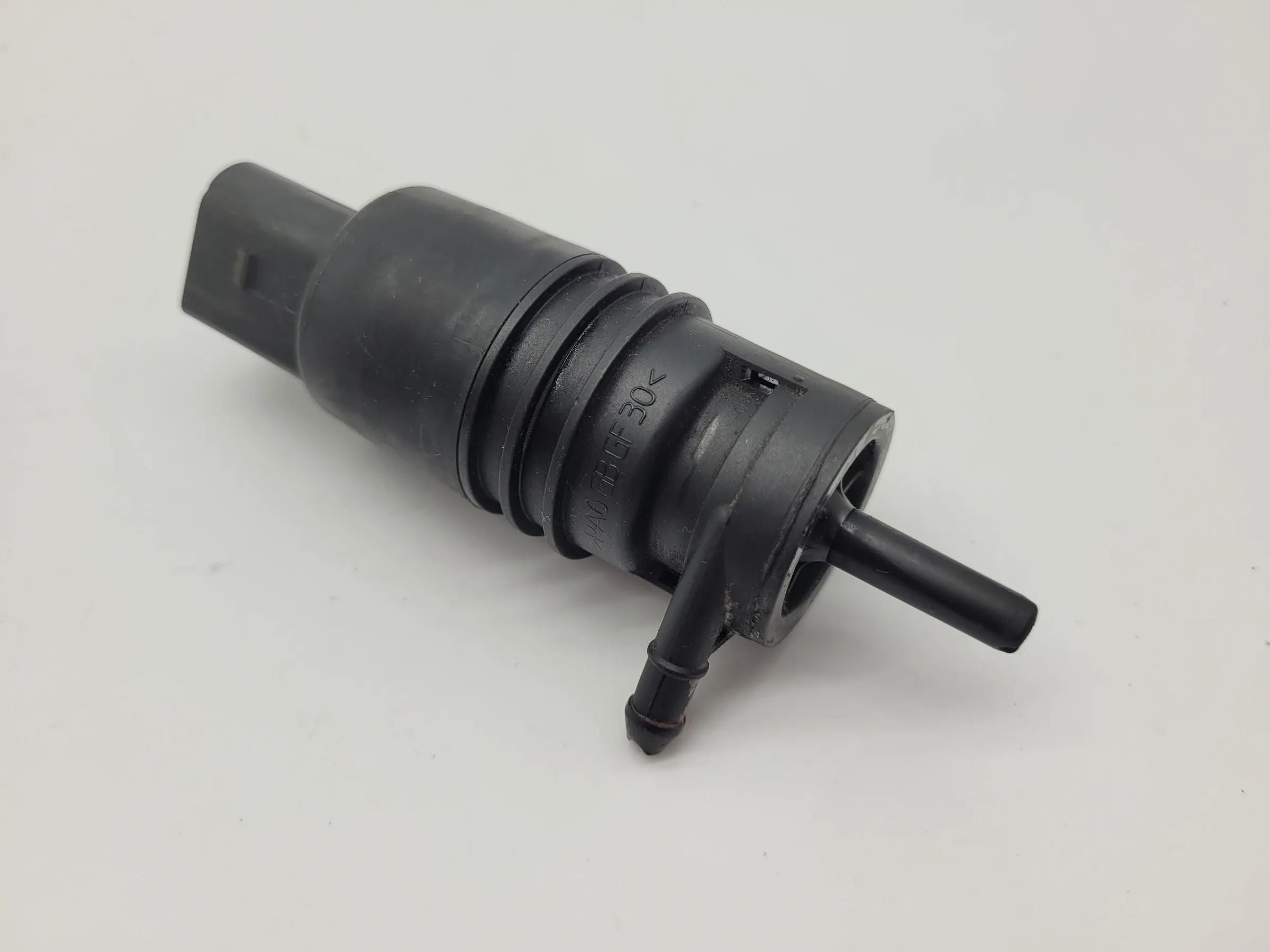BMW 5er Touring E39 Waschwasserpumpe Pumpe 3020175 Original