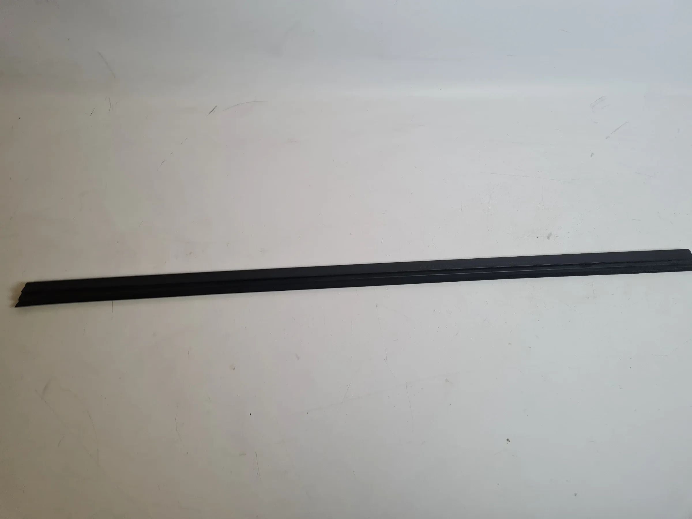 Original Mercedes C-Klasse (CL203) Fensterschachtleiste Dichtung L/R