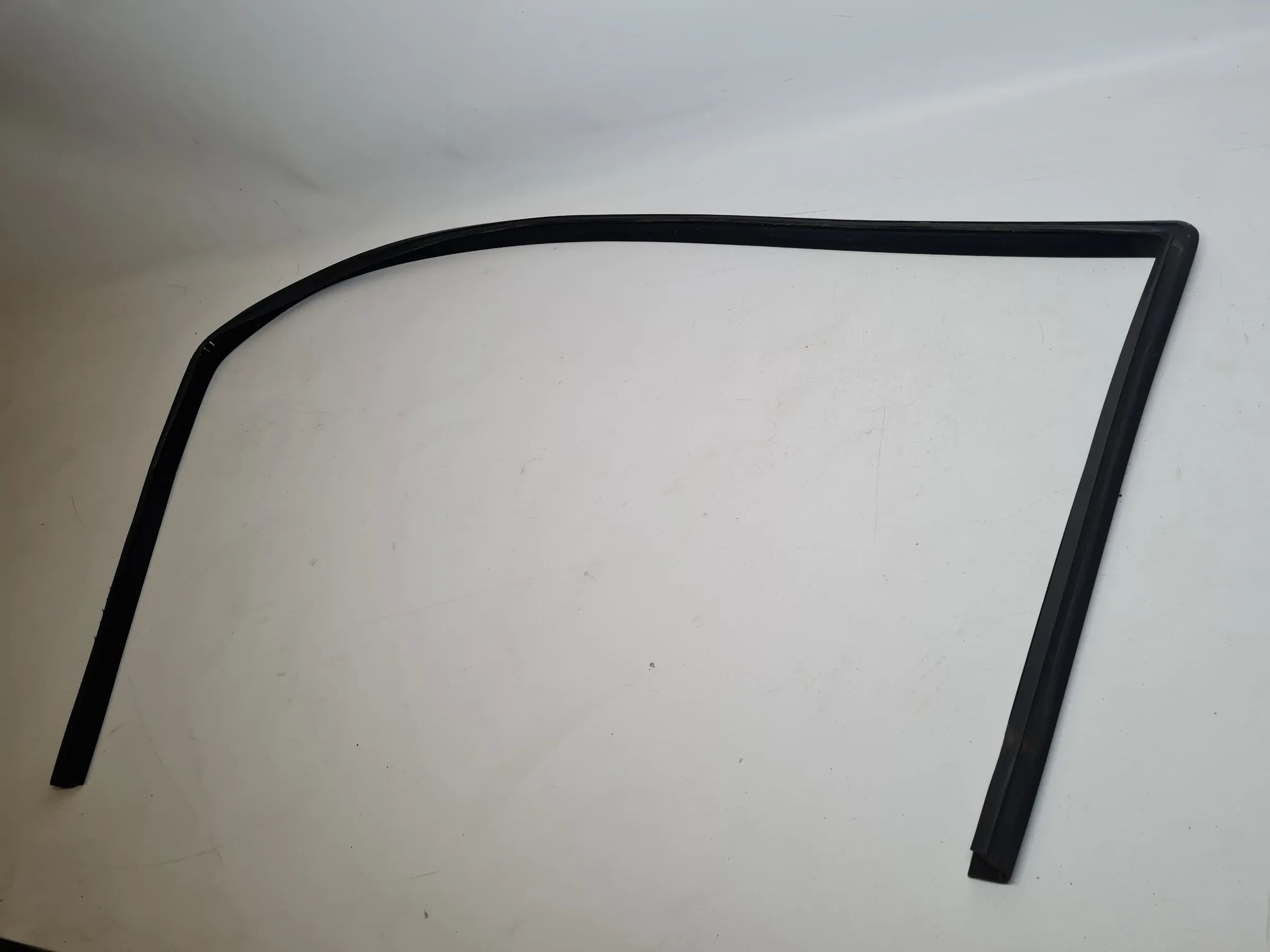 Original Mercedes C-Klasse (CL203) Dichtung Tür Fenster Links Vorne Innen
