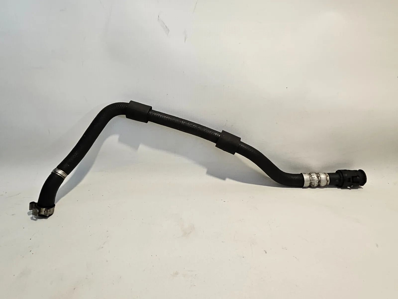 純正BMW E60 E61 サーボ戻り油圧ホース 6767419