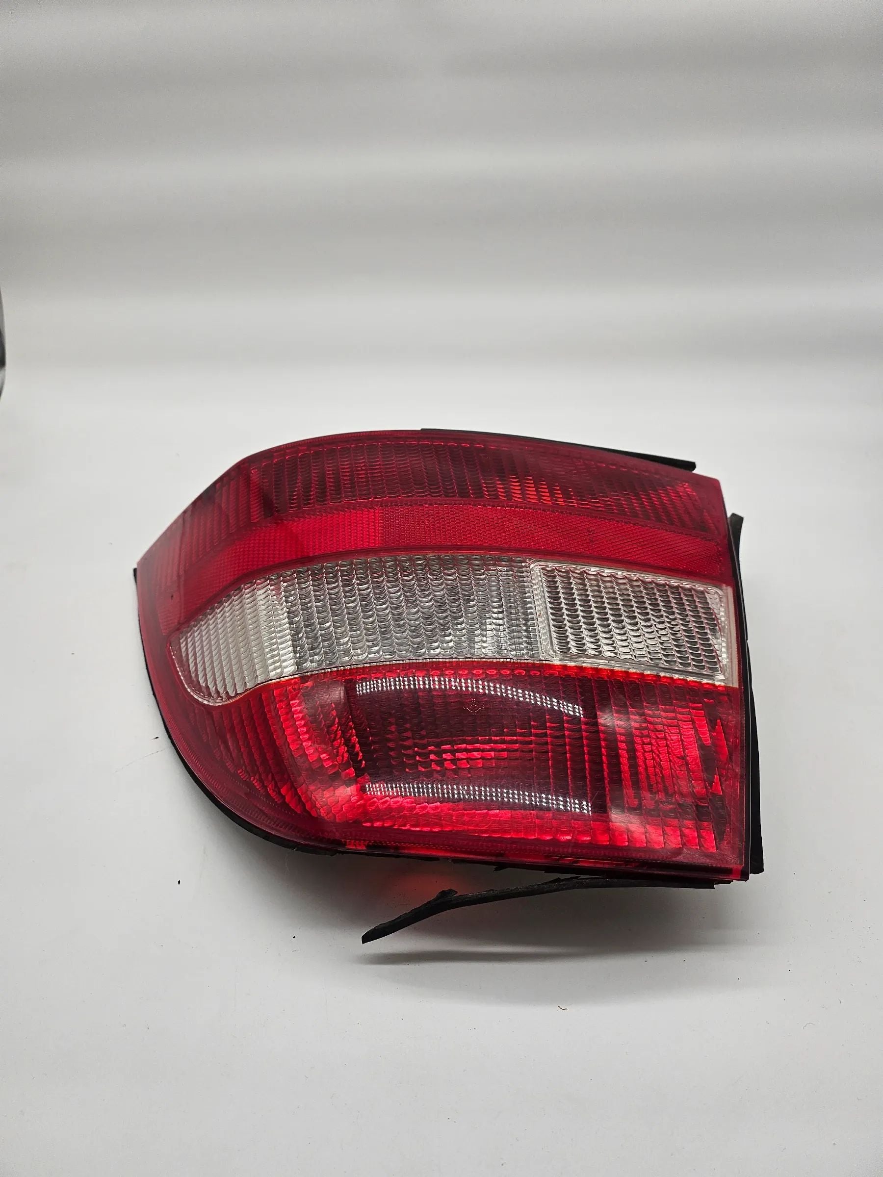 Feu arrière droit rouge / blanc Opel B Vectra 2.0 95-99