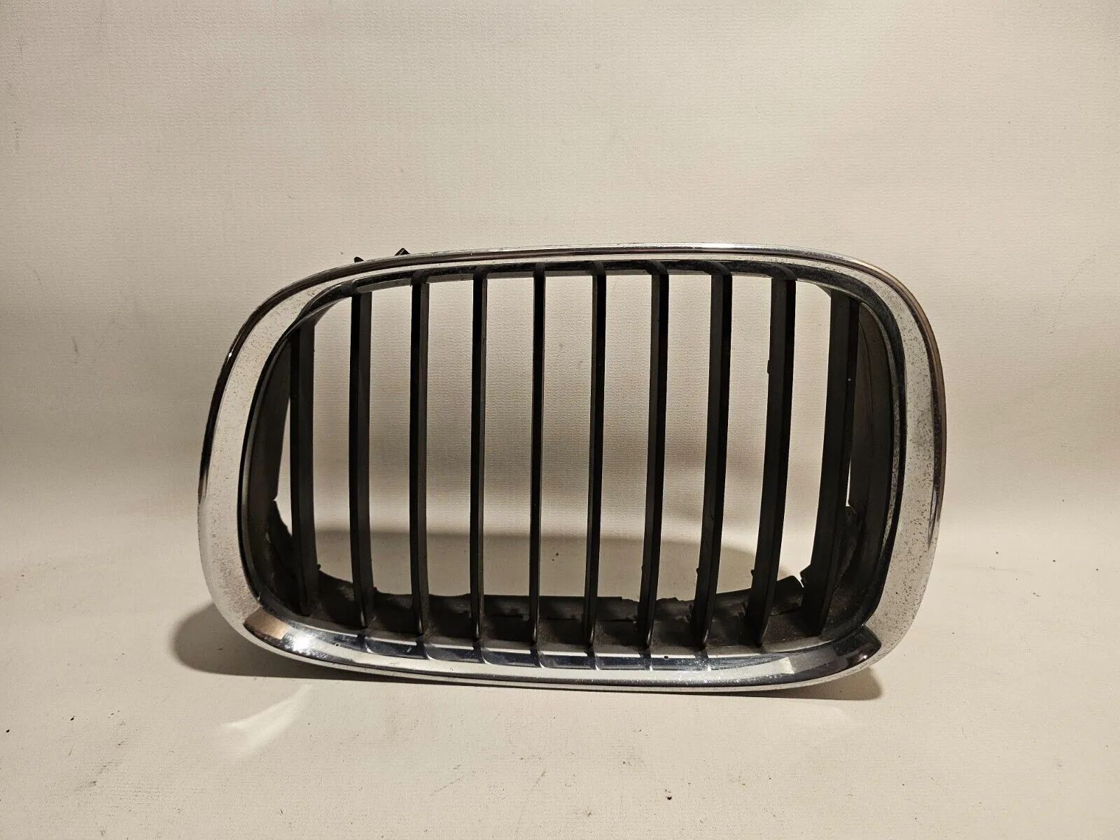 อะไหล่แท้ BMW E39 กระจังหน้า ซ้าย ทรงไต 8159311