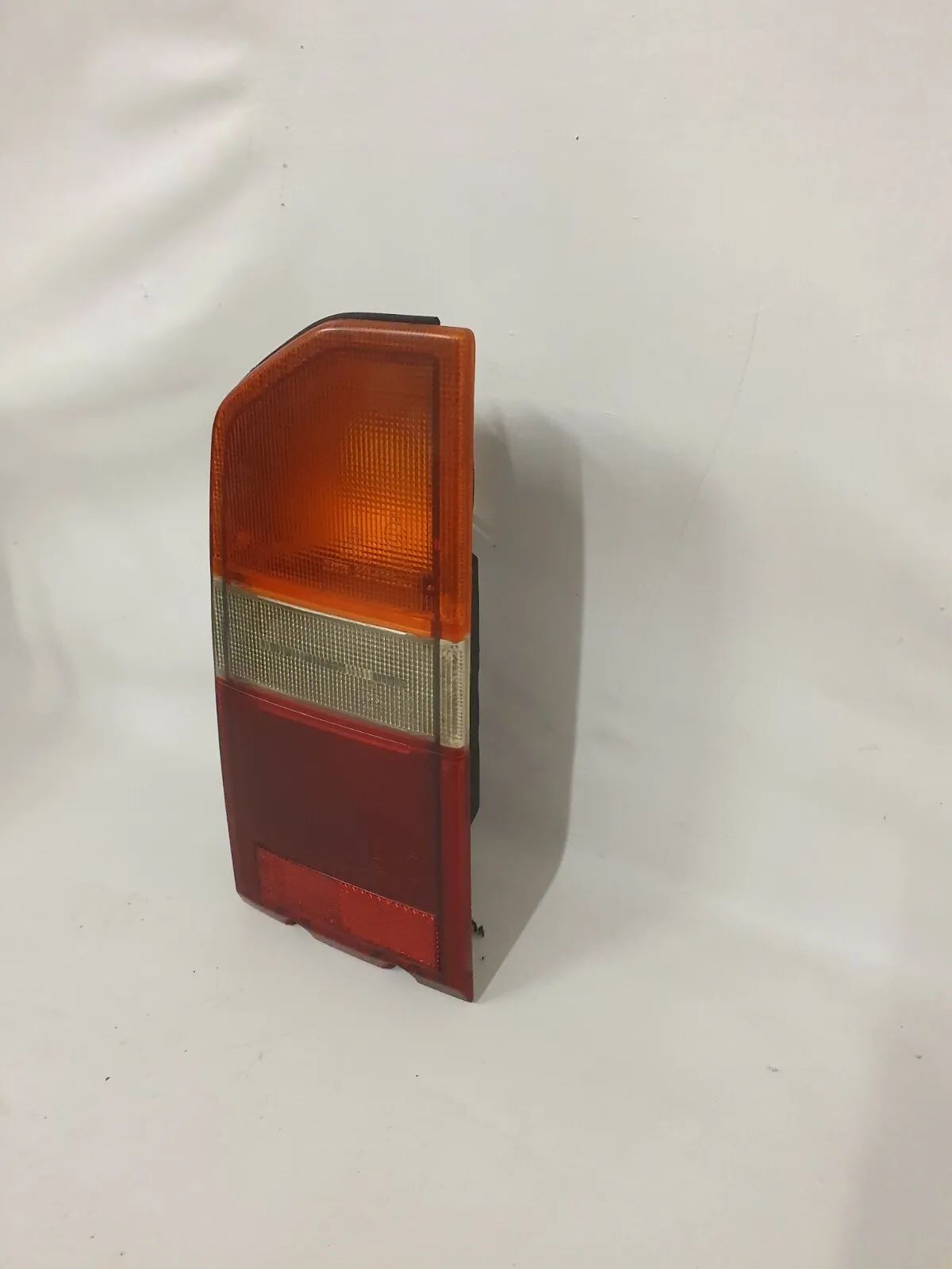 original rear light left Suzuki Vitara Cabrio 1988-1998 220-32224 